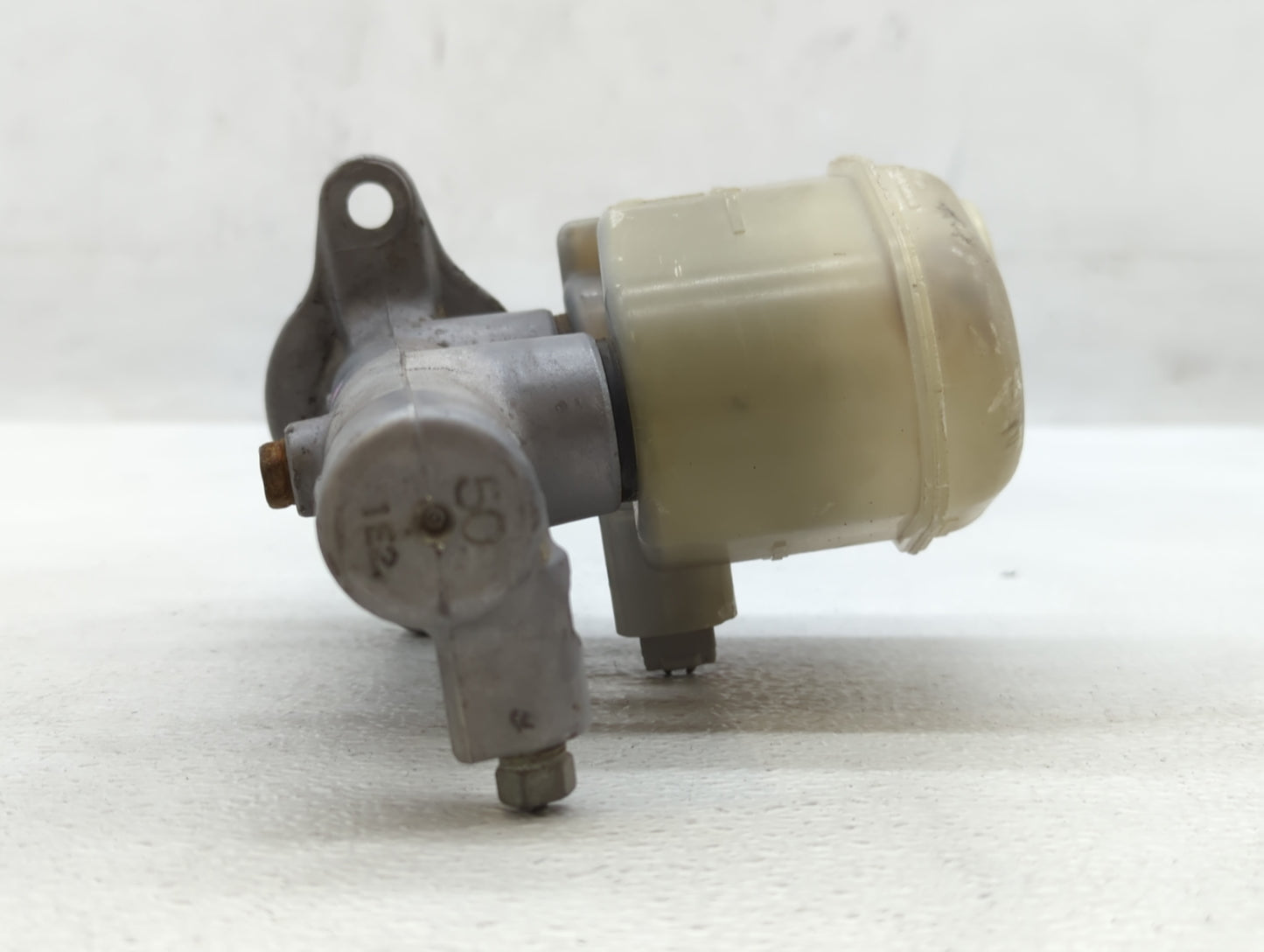 2001-2004 Toyota Tacoma Brake Master Cylinder - Oemusedautoparts1.com