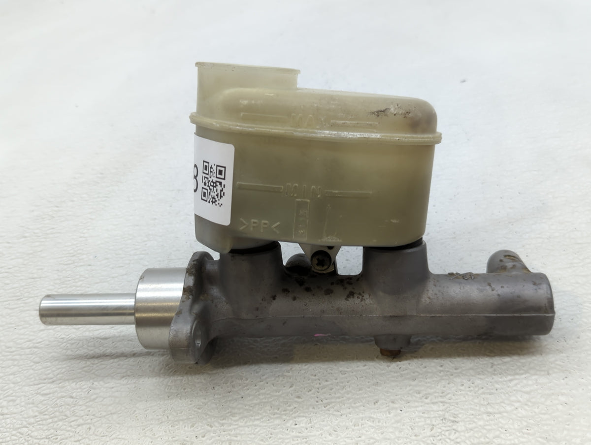 2001-2004 Toyota Tacoma Brake Master Cylinder - Oemusedautoparts1.com