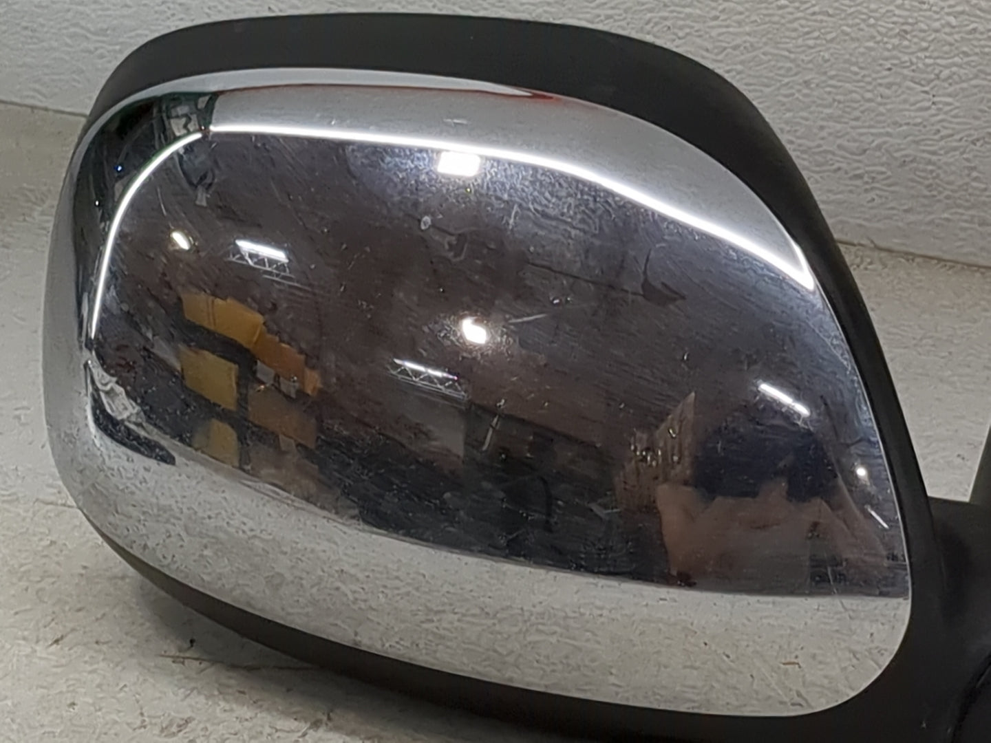 2003-2006 Toyota Tundra Passenger Side View Mirror - Right Door Mirror OEM Used - Oemusedautoparts1.com