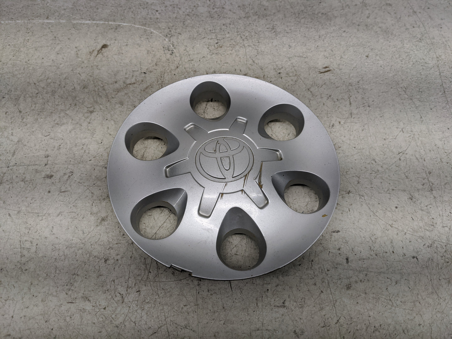2003 Toyota Tundra Center Cap Oem Silver - Oemusedautoparts1.com