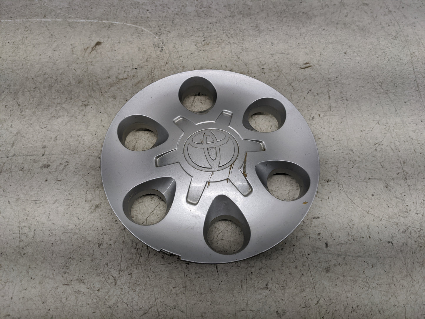 2003 Toyota Tundra Center Cap Oem Silver - Oemusedautoparts1.com