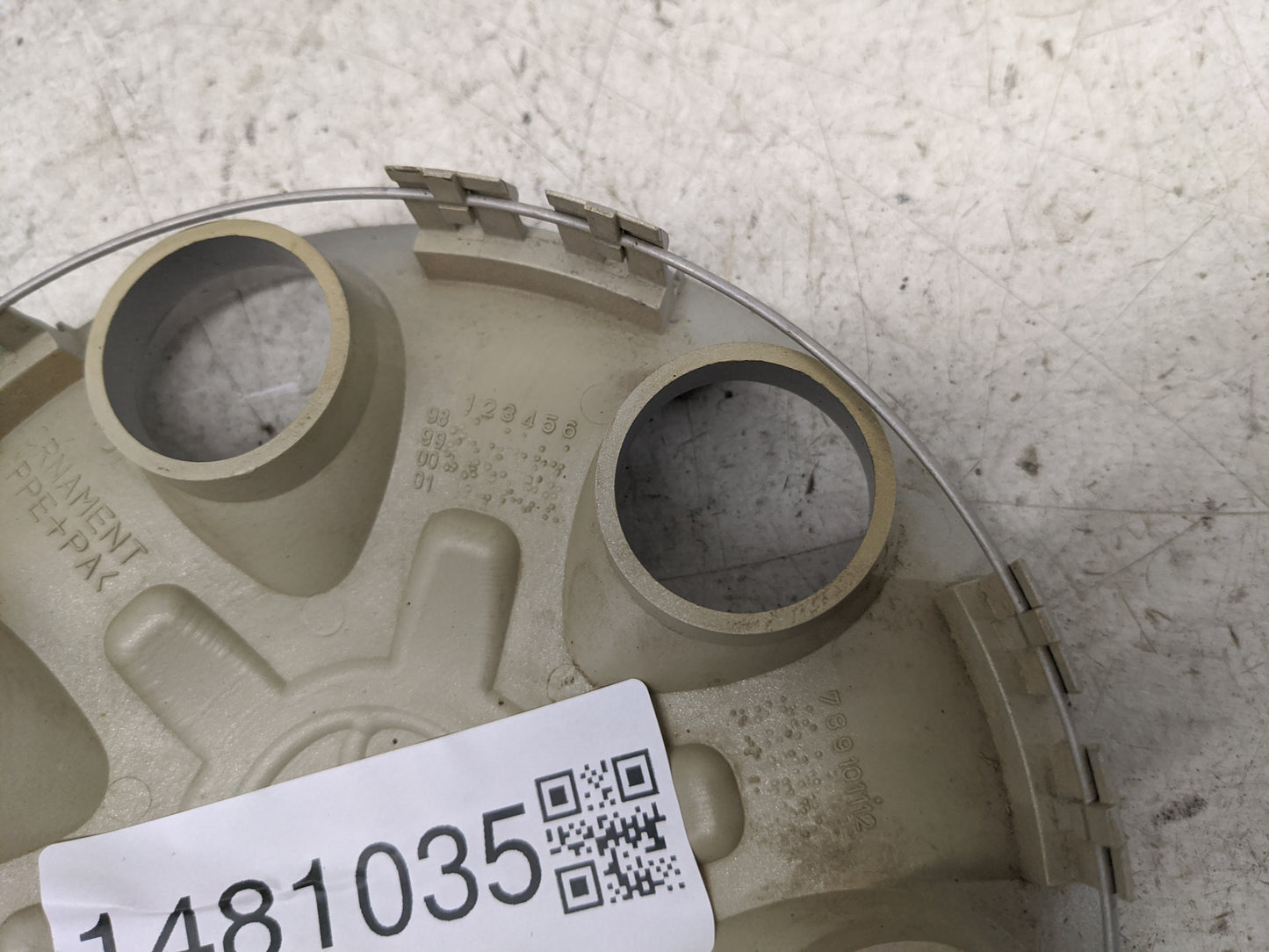 2003 Toyota Tundra Center Cap Oem Silver - Oemusedautoparts1.com
