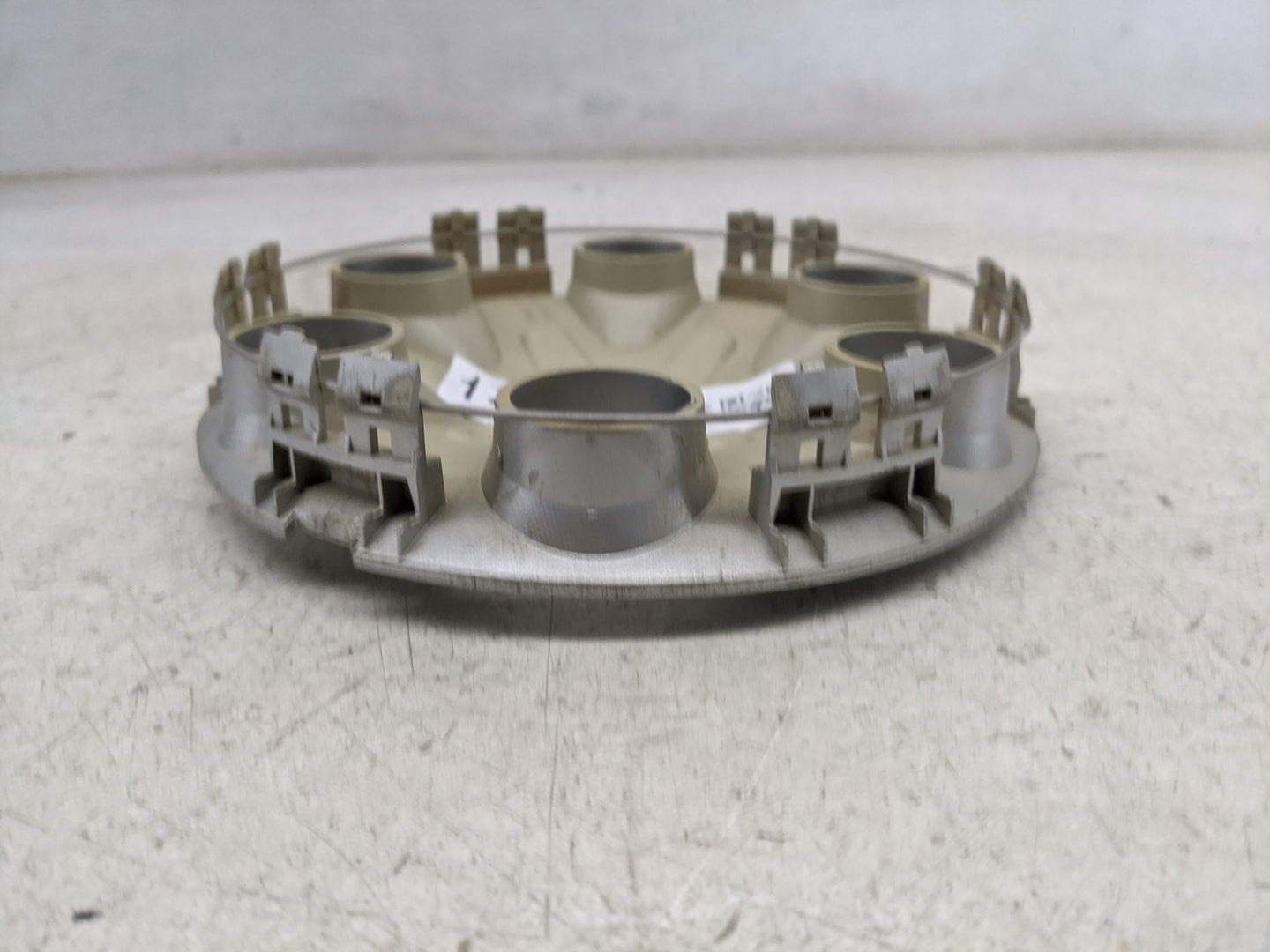 2003 Toyota Tundra Center Cap Oem Silver - Oemusedautoparts1.com