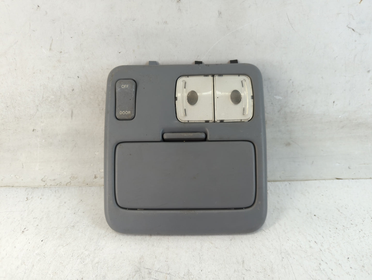 2003 Toyota Tundra Overhead Roof Console - Oemusedautoparts1.com
