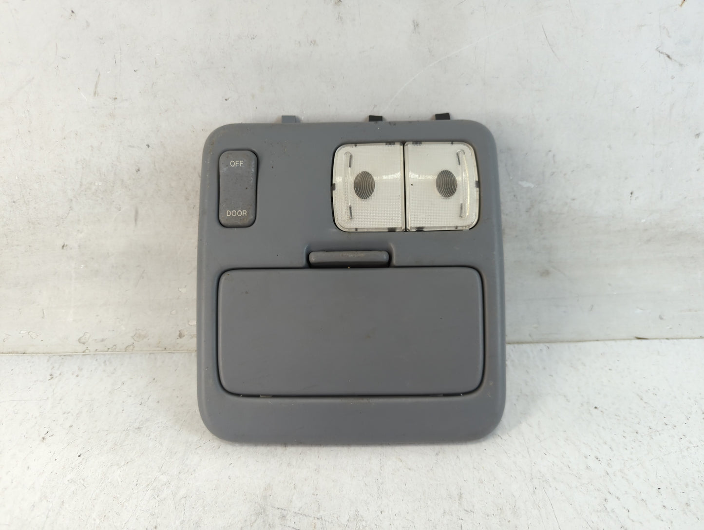 2000-2006 Toyota Tundra Overhead Roof Console - Oemusedautoparts1.com