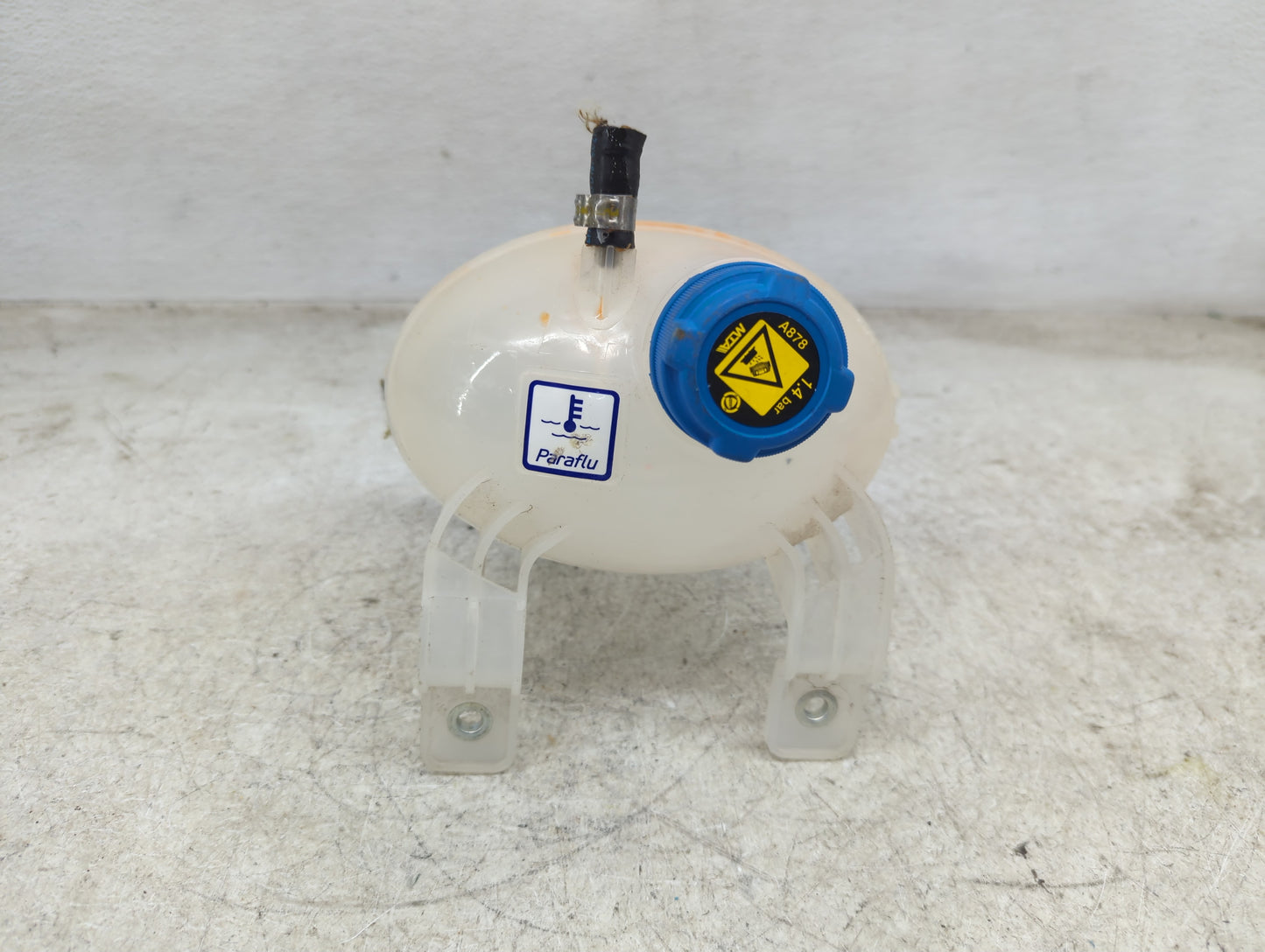 2000 Volkswagen Beetle Radiator Coolant Overflow Expansion Tank Bottle 1449224 - Oemusedautoparts1.com
