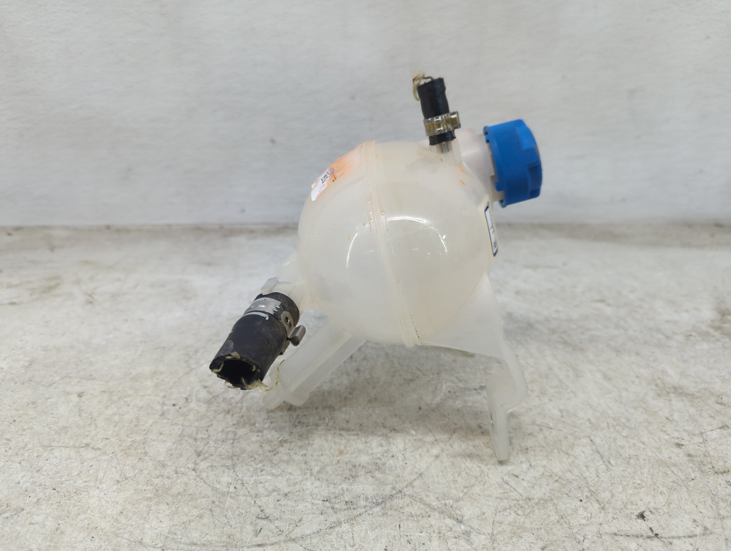 2000 Volkswagen Beetle Radiator Coolant Overflow Expansion Tank Bottle 1449224 - Oemusedautoparts1.com