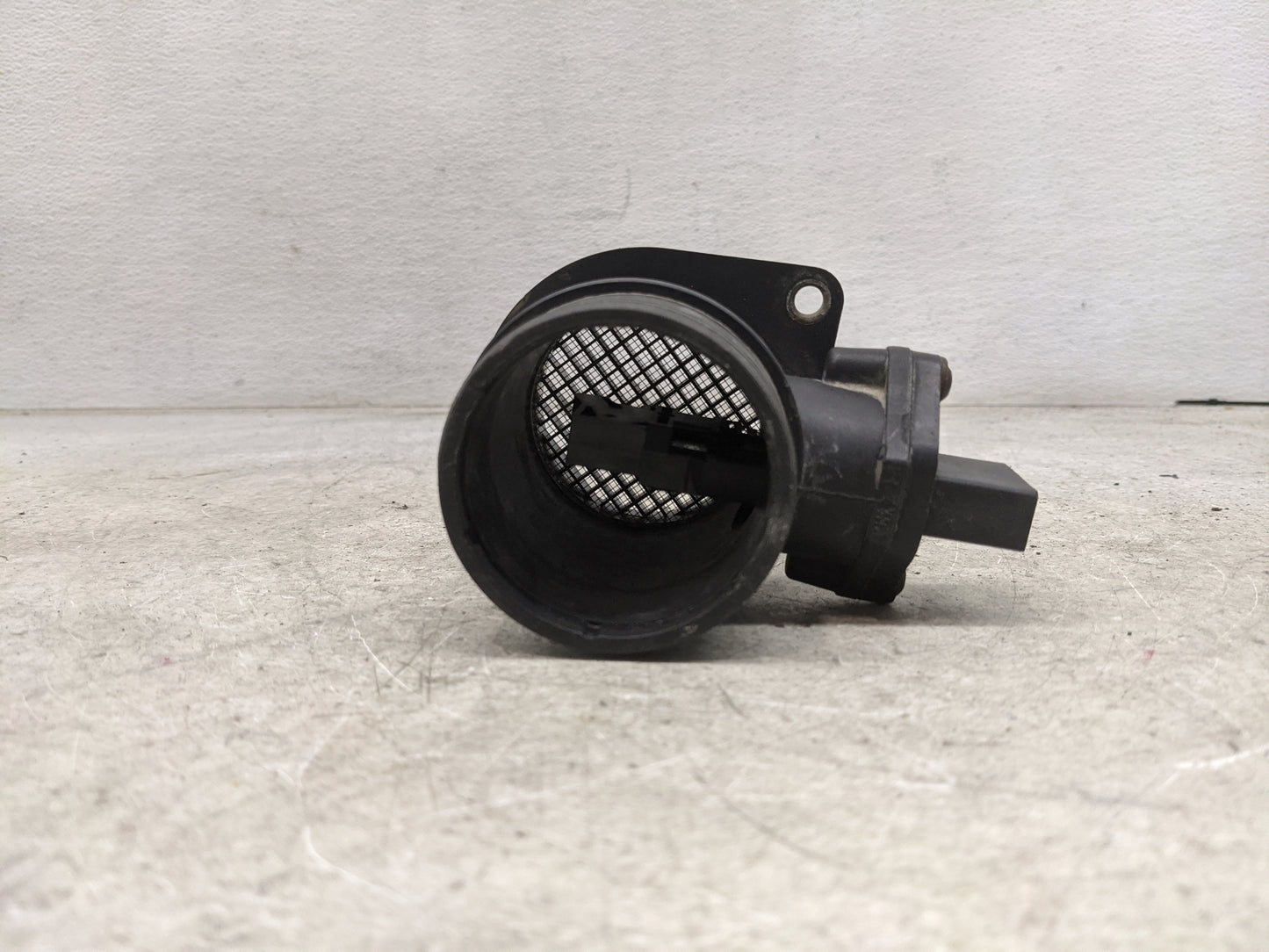 2001-2005 Volkswagen Beetle Mass Air Flow Meter Maf 1485375 - Oemusedautoparts1.com