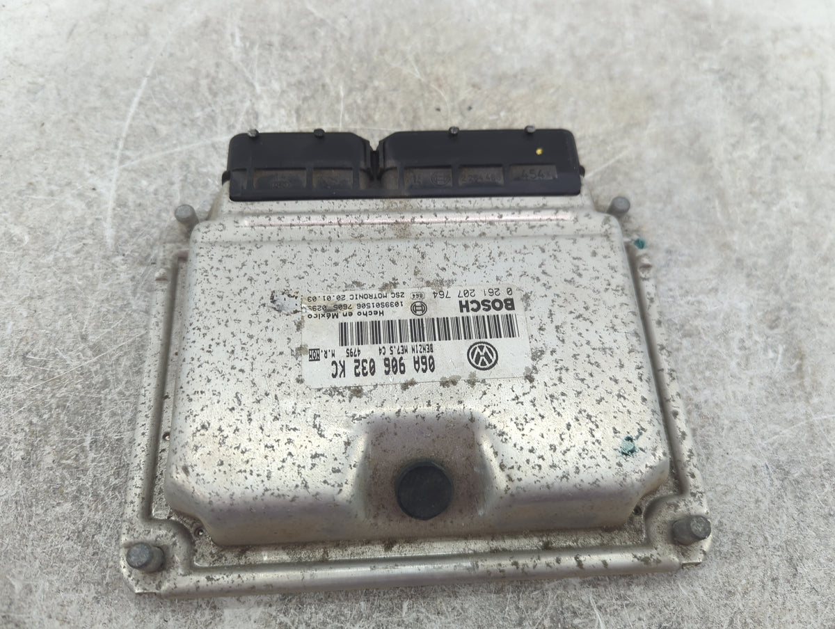 2003 Volkswagen Beetle PCM Engine Control Computer ECU ECM PCU OEM P/N:06A906032KC 0261207764 OEM Used Auto Parts - Oemuseda