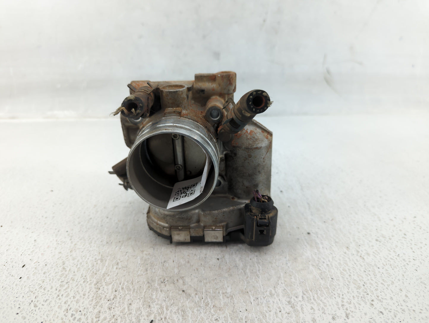 2001-2005 Volkswagen Beetle Throttle Body P/N:06A 133 062 D Fits Fits 2000 2001 2002 2003 2004 2005 2006 2007 OEM Used Auto 