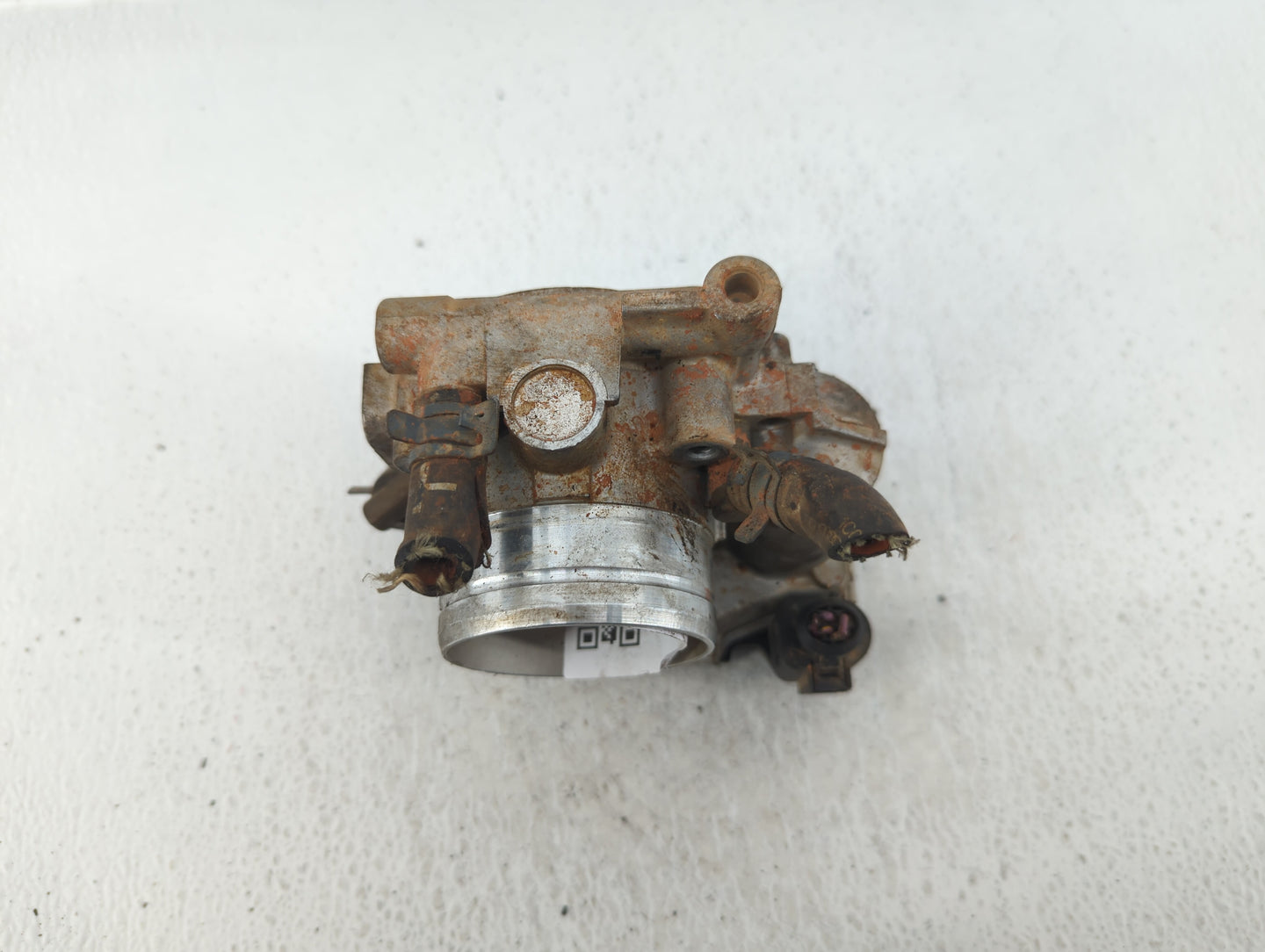 2001-2005 Volkswagen Beetle Throttle Body P/N:06A 133 062 D Fits Fits 2000 2001 2002 2003 2004 2005 2006 2007 OEM Used Auto 