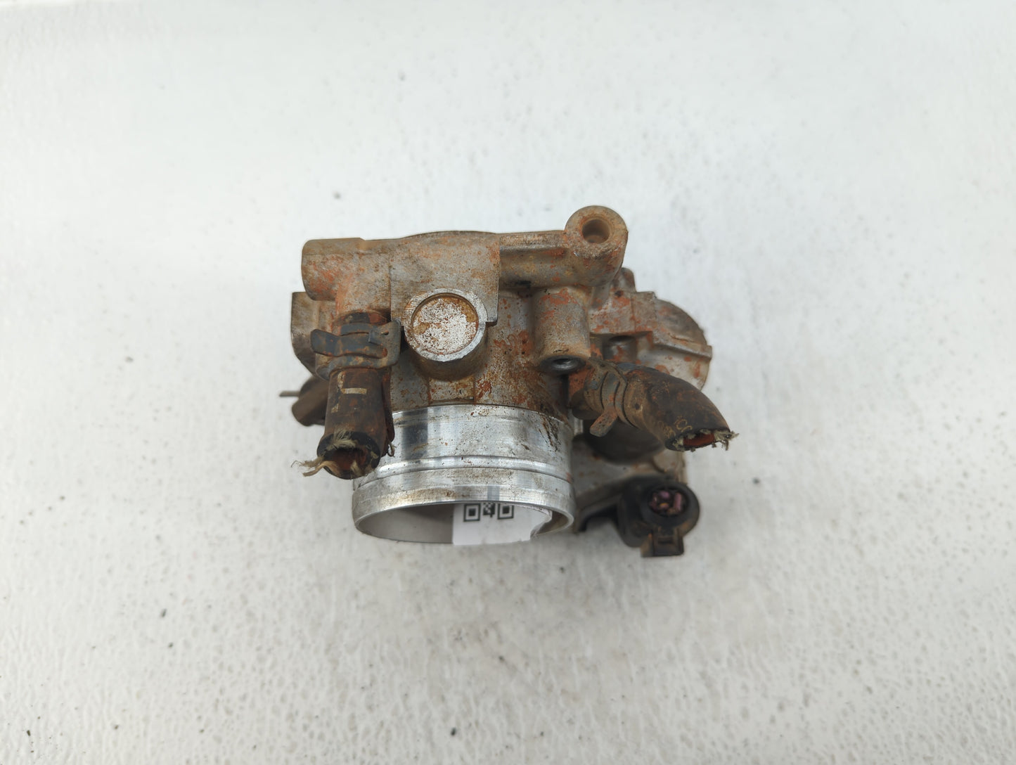 2001-2005 Volkswagen Beetle Throttle Body P/N:06A 133 062 D Fits Fits 2000 2001 2002 2003 2004 2005 2006 2007 OEM Used Auto 