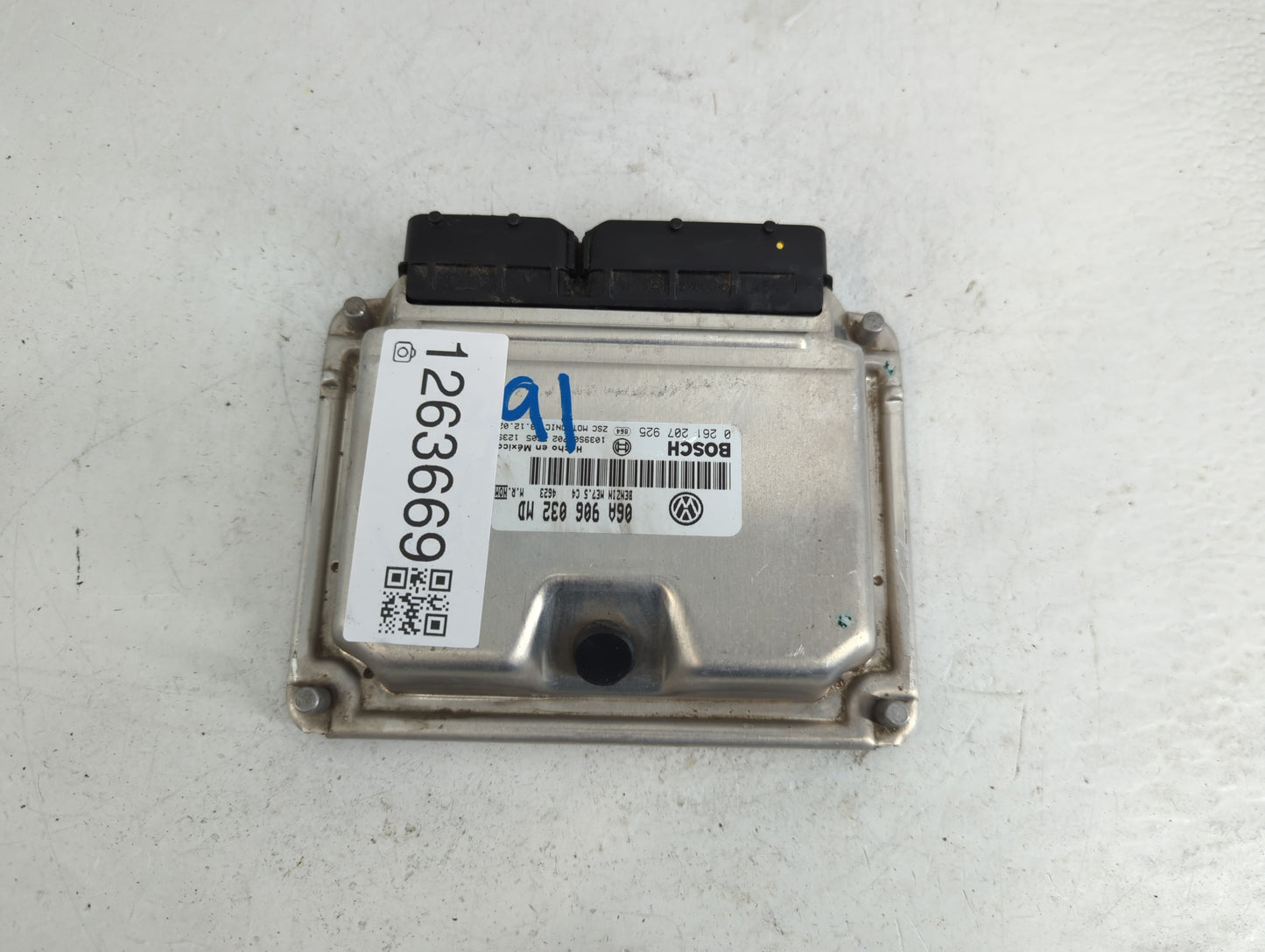 2003 Volkswagen Golf PCM Engine Control Computer ECU ECM PCU OEM P/N:06A 906 032 MD Fits Fits 2004 OEM Used Auto Parts - Oem