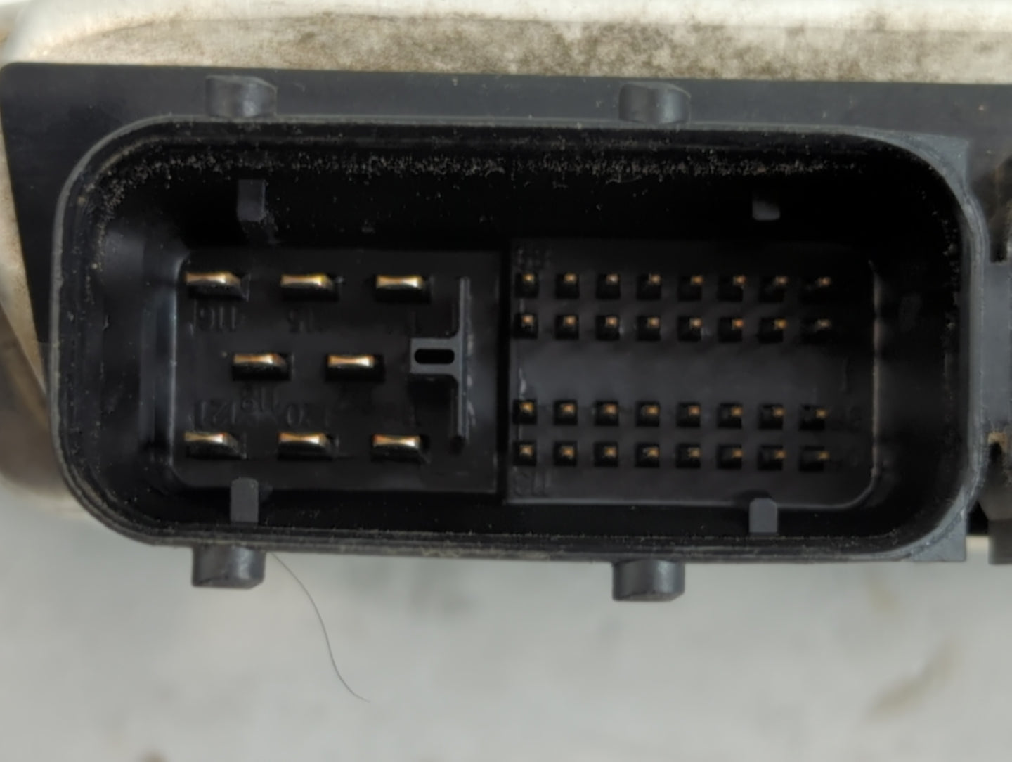 2003 Volkswagen Golf PCM Engine Control Computer ECU ECM PCU OEM P/N:06A 906 032 MD Fits Fits 2004 OEM Used Auto Parts - Oem