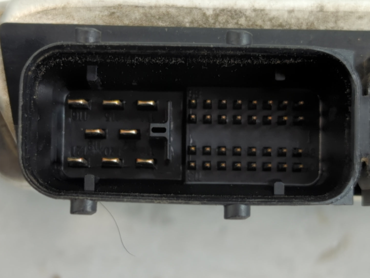 2003 Volkswagen Golf PCM Engine Control Computer ECU ECM PCU OEM P/N:06A 906 032 MD Fits Fits 2004 OEM Used Auto Parts - Oem