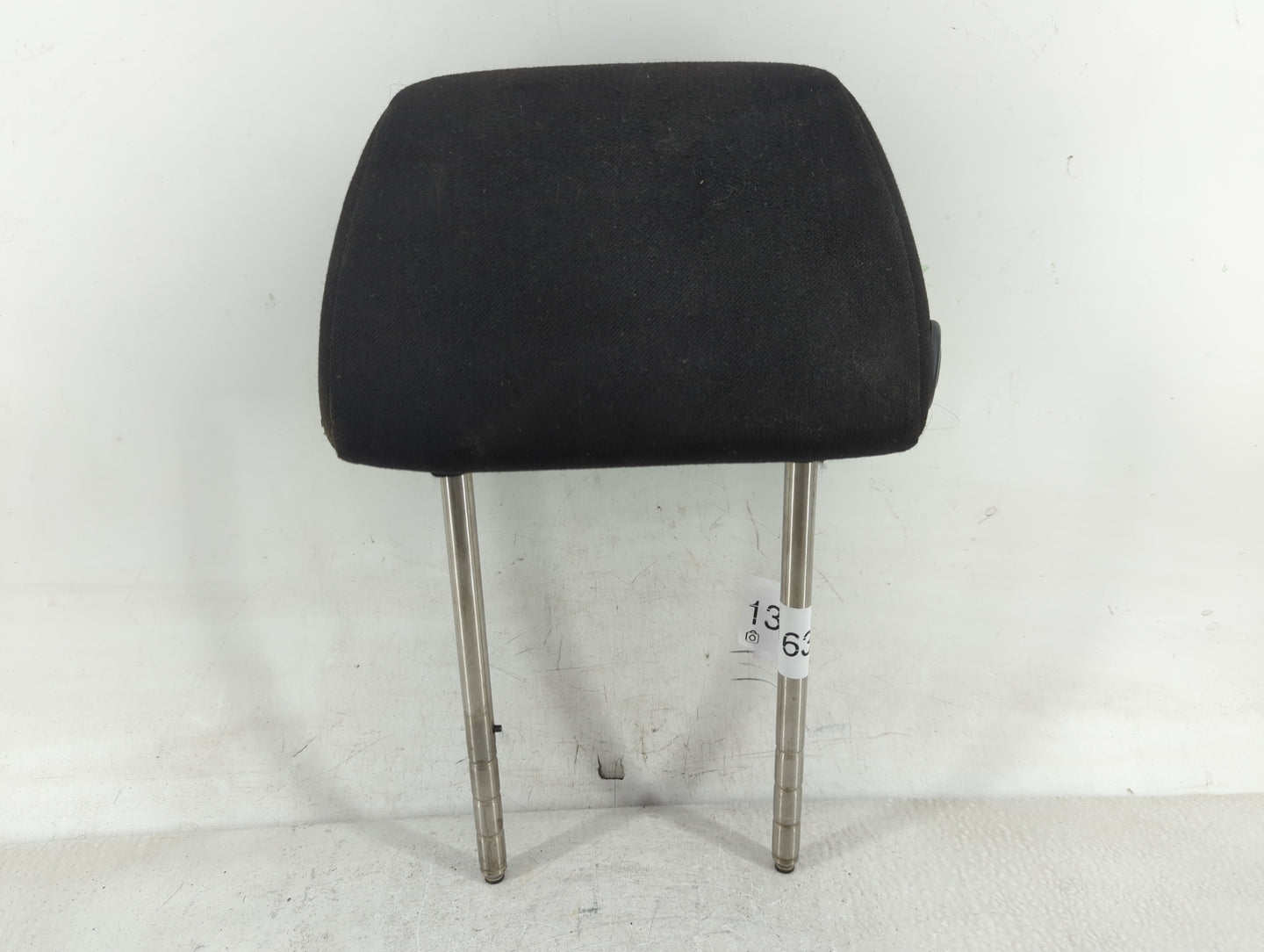 2000-2007 Volkswagen Golf Headrest Head Rest Rear Center Seat Fits Fits 2000 2001 2002 2003 2004 2005 2006 2007 OEM Used Aut