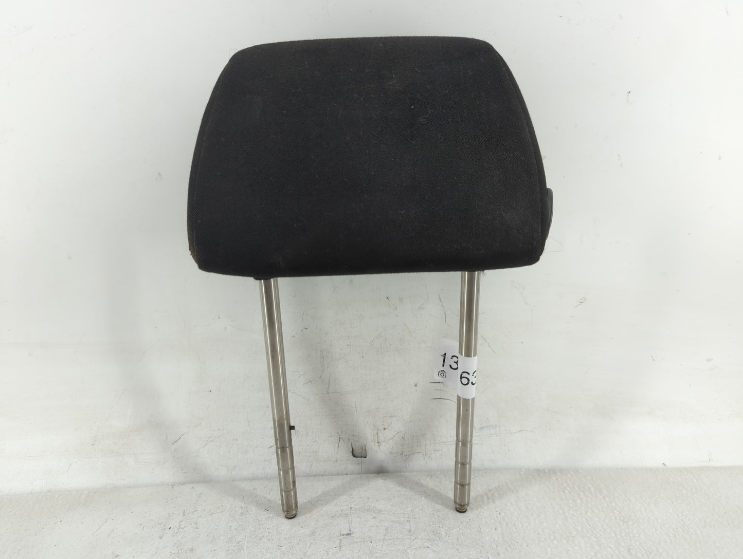 2000-2007 Volkswagen Golf Headrest Head Rest Rear Center Seat Fits Fits 2000 2001 2002 2003 2004 2005 2006 2007 OEM Used Aut