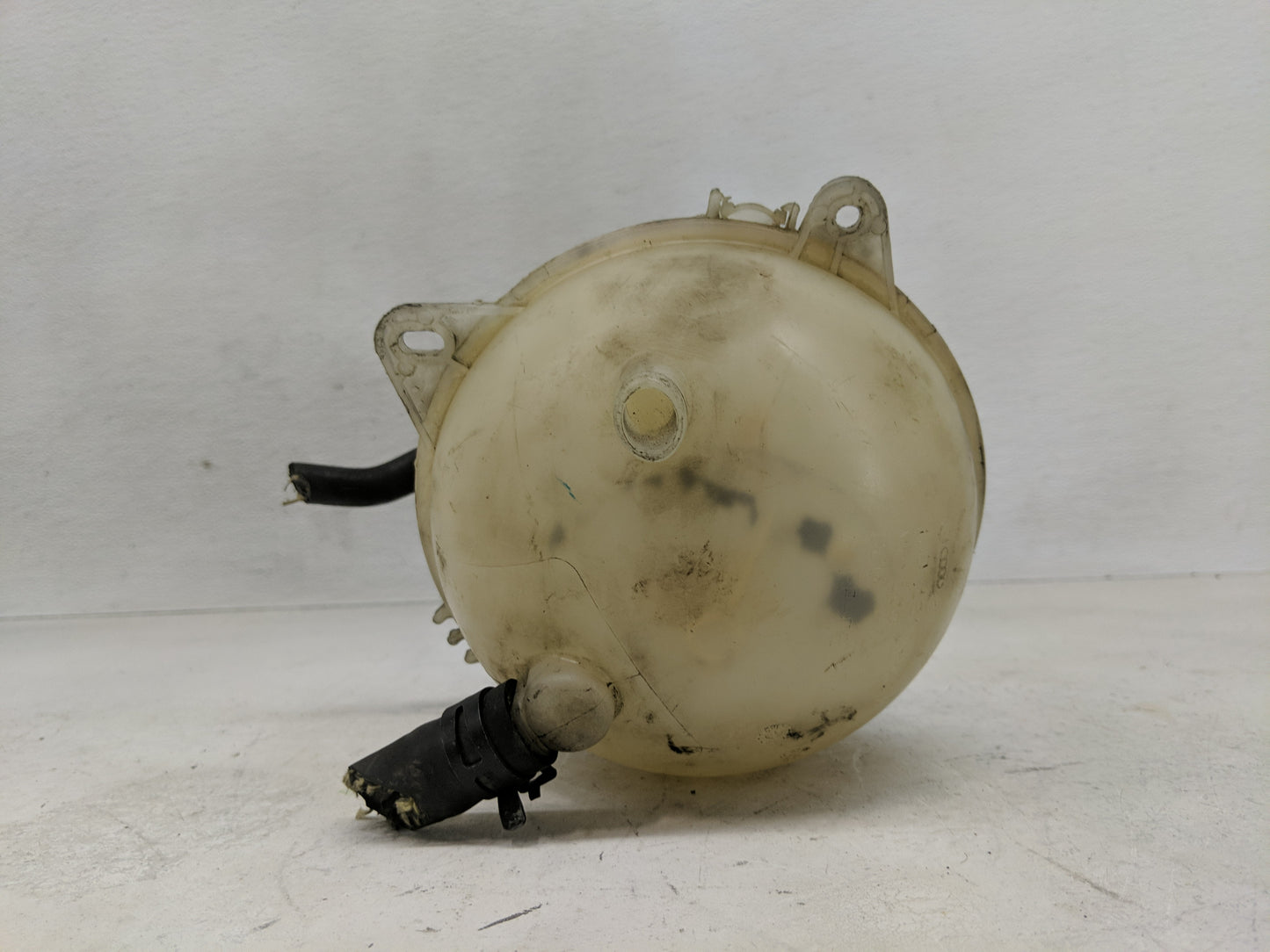 2000 Volkswagen Jetta Radiator Coolant Overflow Expansion Tank Bottle - Oemusedautoparts1.com