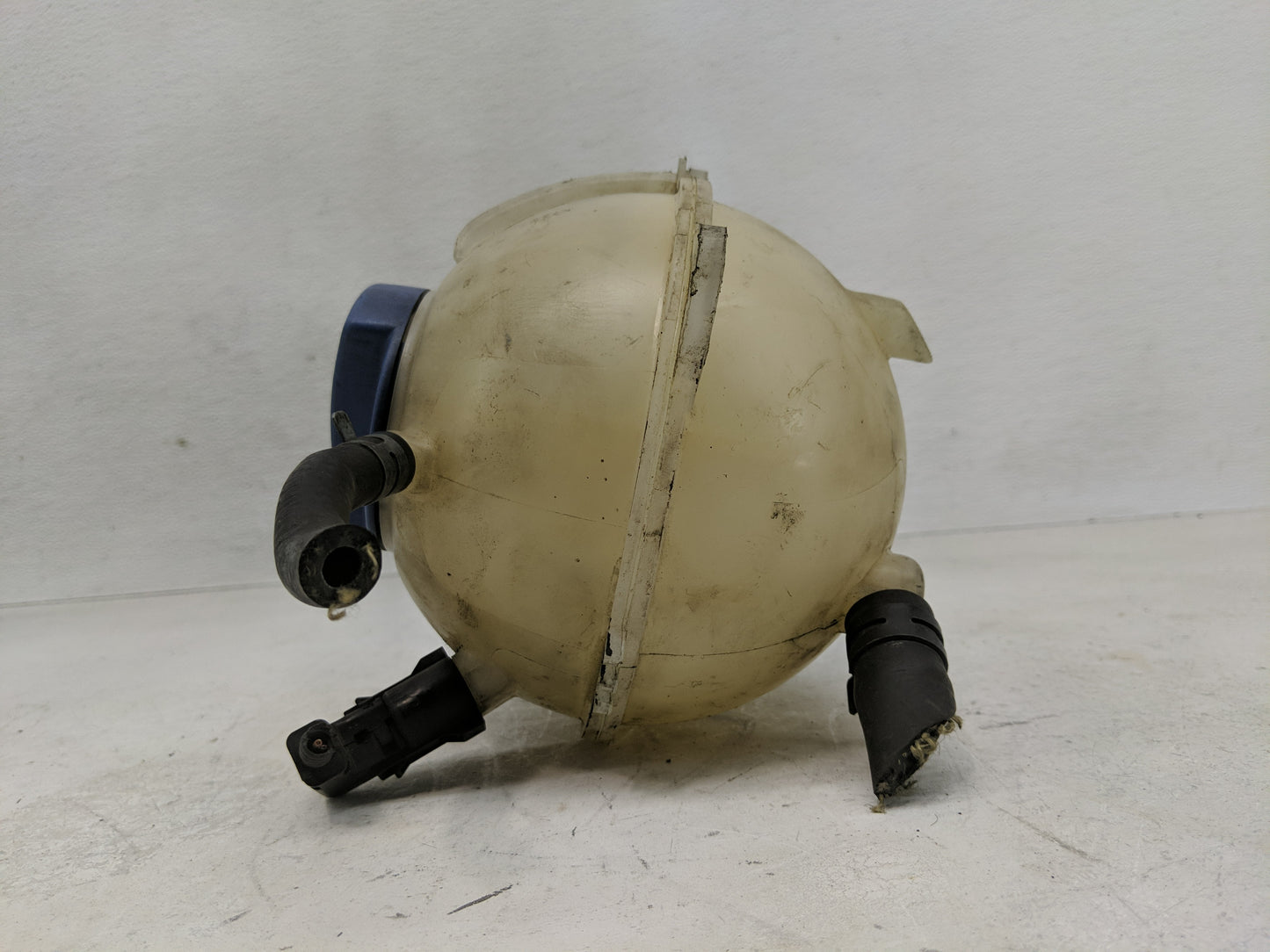 2000 Volkswagen Jetta Radiator Coolant Overflow Expansion Tank Bottle 1227659 - Oemusedautoparts1.com