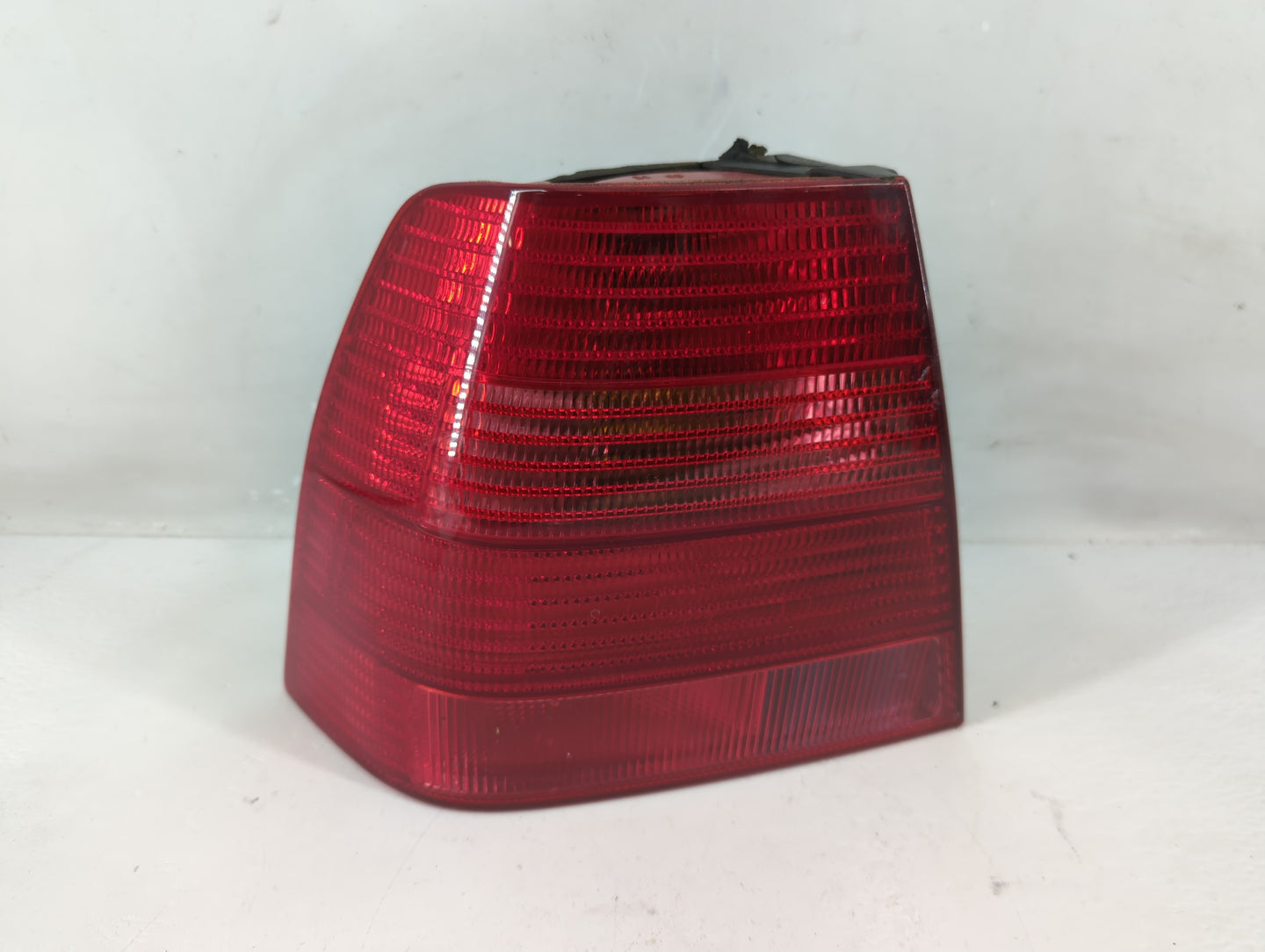 1999-2003 Volkswagen Jetta Tail Light Assembly Driver Left OEM P/N:1 J5 945 257 Fits Fits 1999 2000 2001 2002 2003 OEM Used 