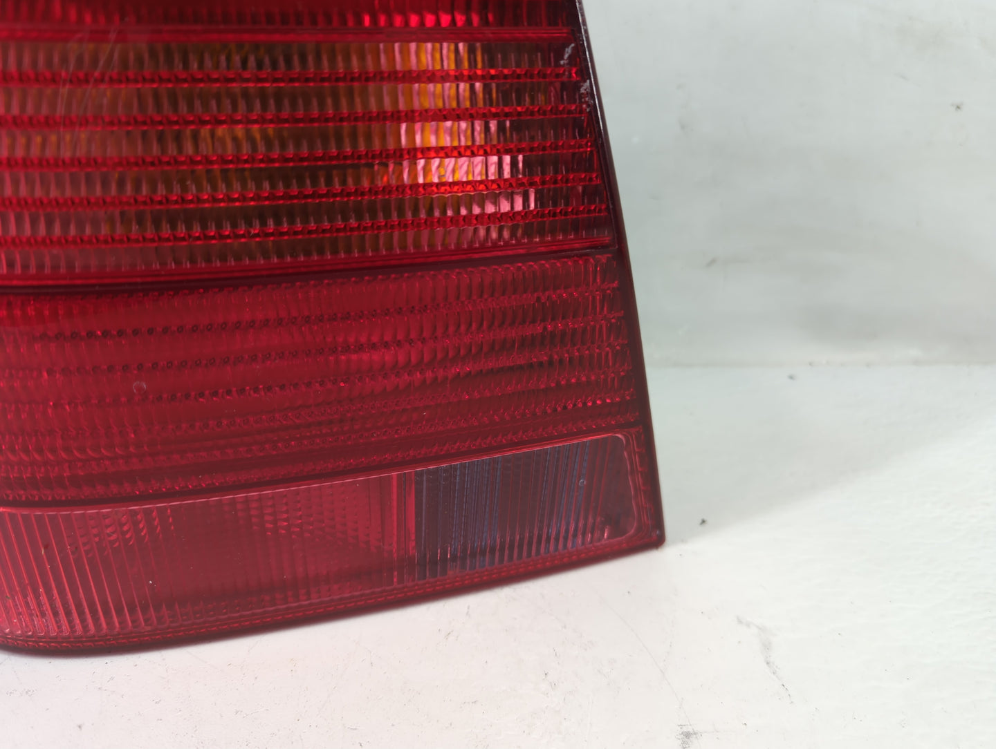 1999-2003 Volkswagen Jetta Tail Light Assembly Driver Left OEM P/N:1 J5 945 257 Fits Fits 1999 2000 2001 2002 2003 OEM Used 