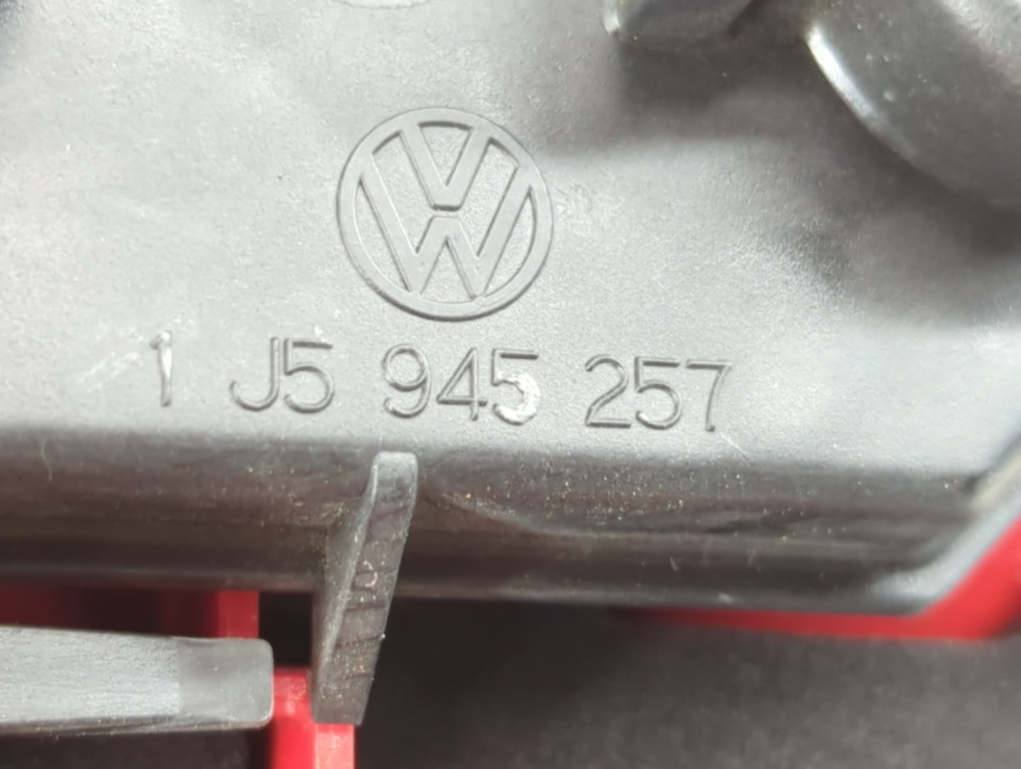 1999-2003 Volkswagen Jetta Tail Light Assembly Driver Left OEM P/N:1 J5 945 257 Fits Fits 1999 2000 2001 2002 2003 OEM Used 