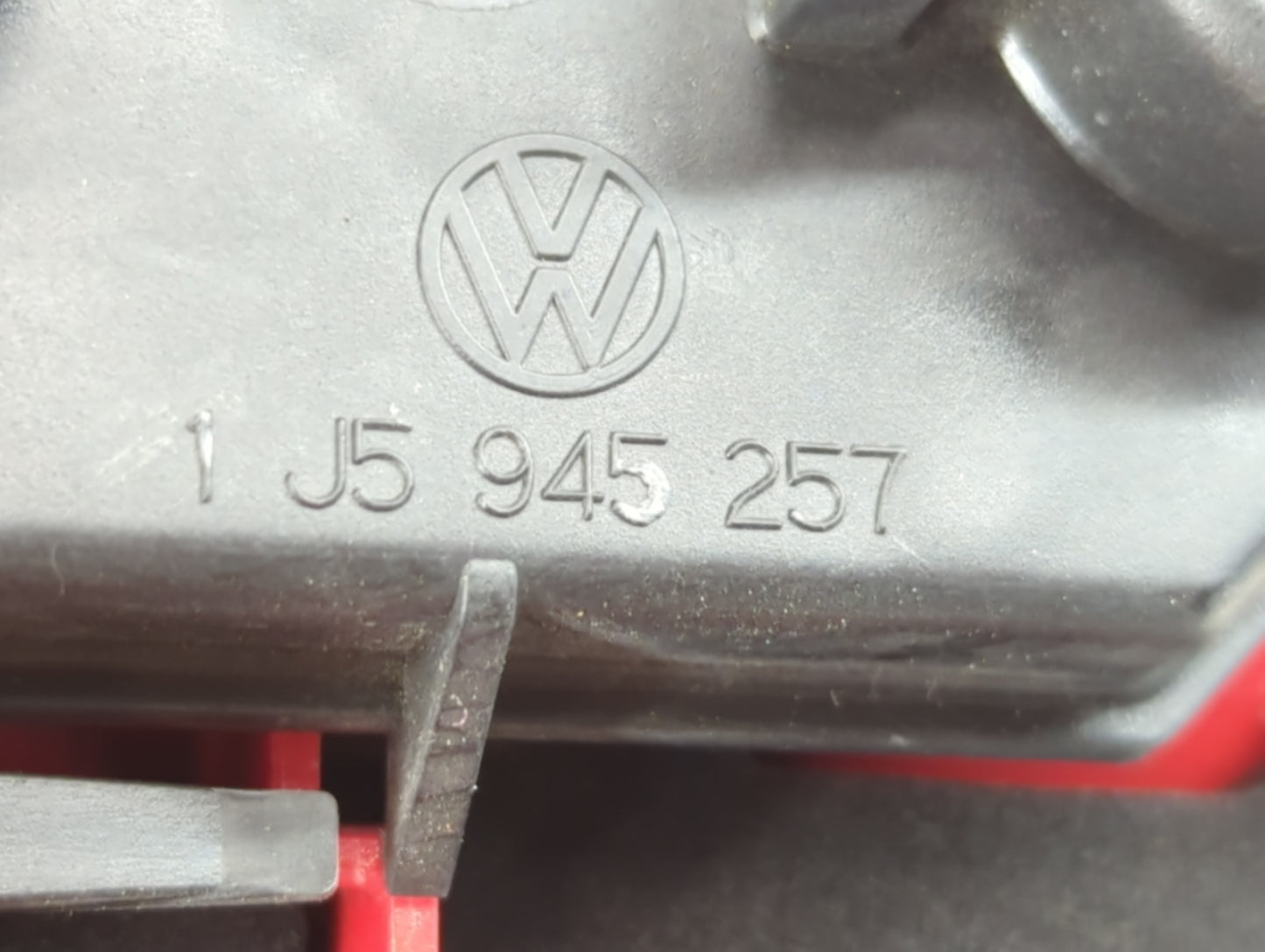 1999-2003 Volkswagen Jetta Tail Light Assembly Driver Left OEM P/N:1 J5 945 257 Fits Fits 1999 2000 2001 2002 2003 OEM Used 