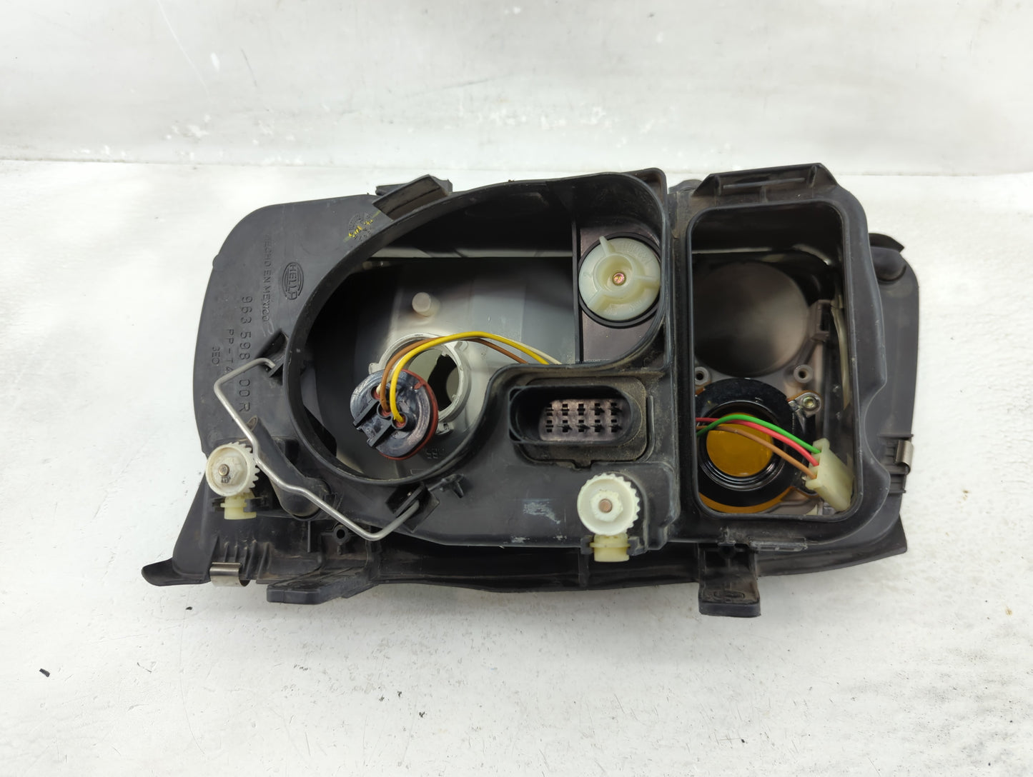 2002-2006 Volkswagen Jetta Passenger Right Oem Head Light Headlight Lamp - Oemusedautoparts1.com