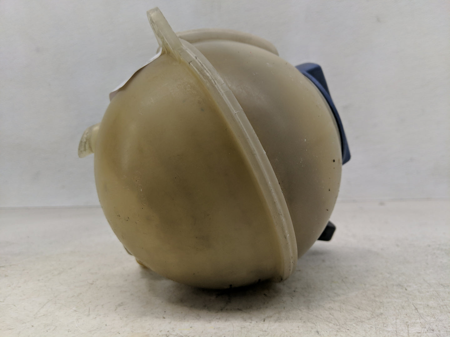 2000-2007 Volkswagen Jetta Windshield Washer Fluid Reservoir Bottle Oem - Oemusedautoparts1.com