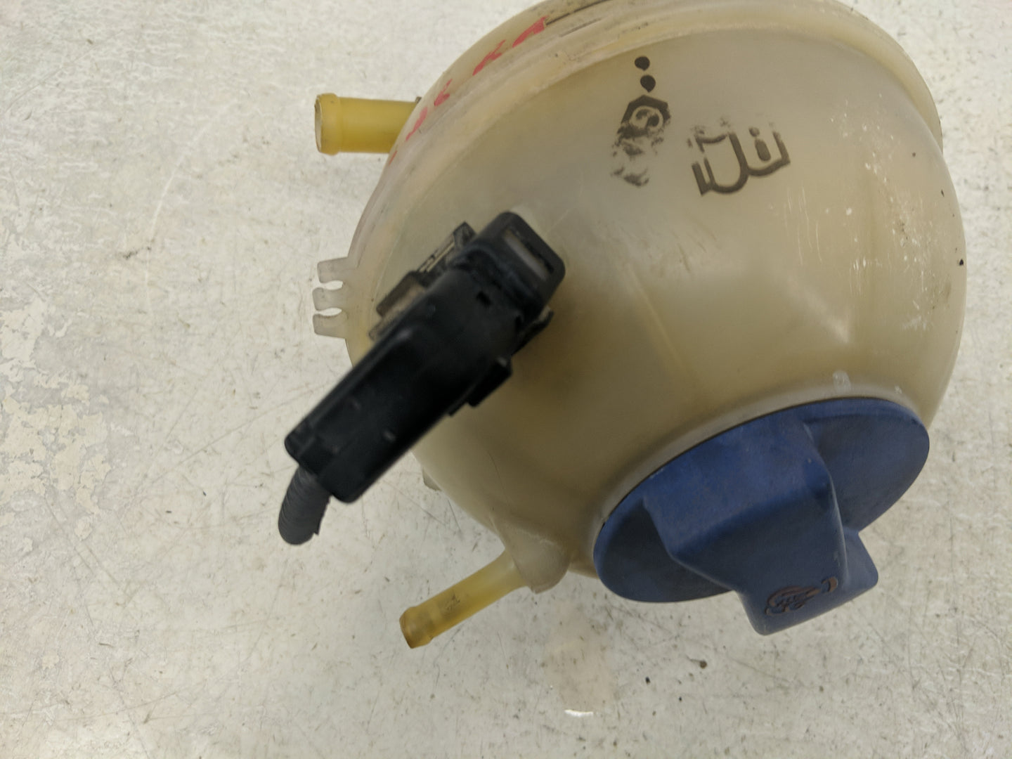 2000-2007 Volkswagen Jetta Windshield Washer Fluid Reservoir Bottle Oem - Oemusedautoparts1.com
