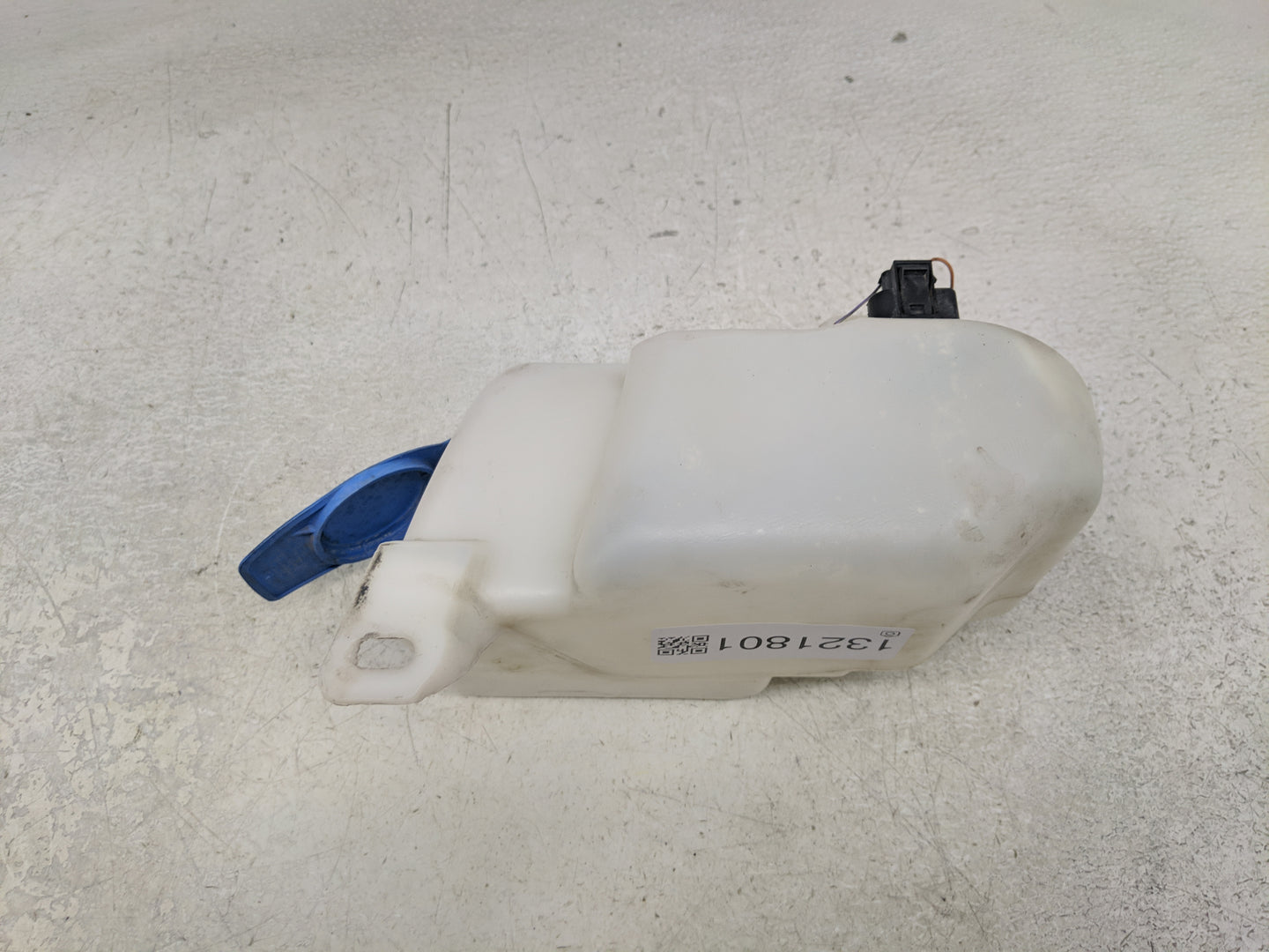 2000-2007 Volkswagen Jetta Windshield Washer Fluid Reservoir Bottle Oem - Oemusedautoparts1.com