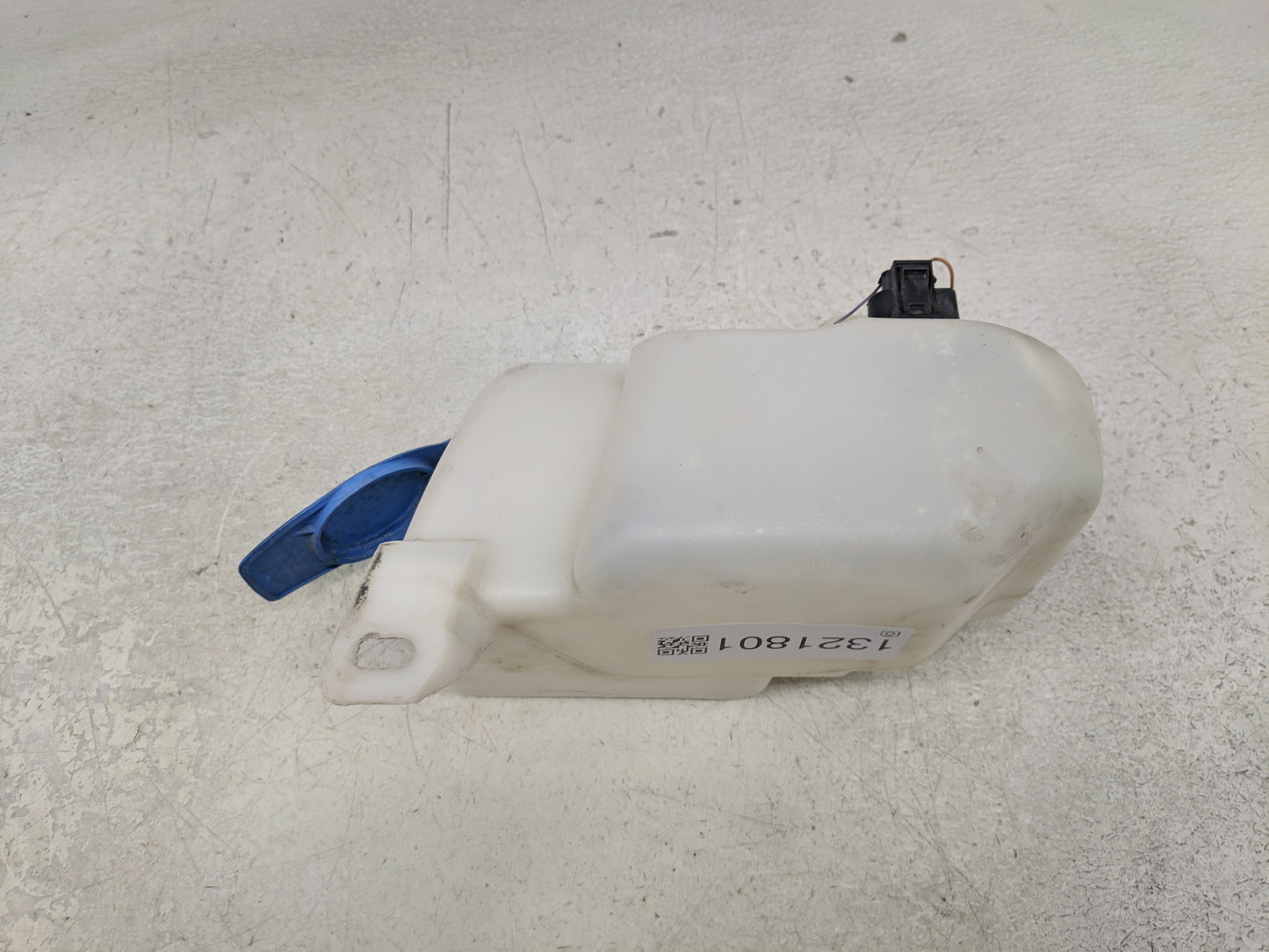 2000-2007 Volkswagen Jetta Windshield Washer Fluid Reservoir Bottle Oem - Oemusedautoparts1.com