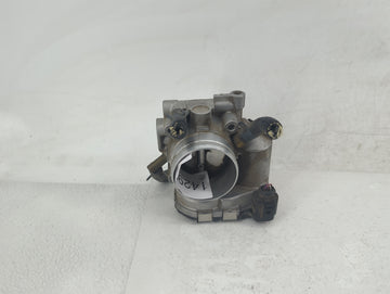 2001-2005 Volkswagen Jetta Throttle Body P/N:06A 133 062 D Fits Fits 2000 2001 2002 2003 2004 2005 2006 2007 OEM Used Auto P