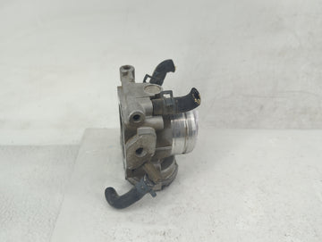 2001-2005 Volkswagen Jetta Throttle Body P/N:06A 133 062 D Fits Fits 2000 2001 2002 2003 2004 2005 2006 2007 OEM Used Auto Parts