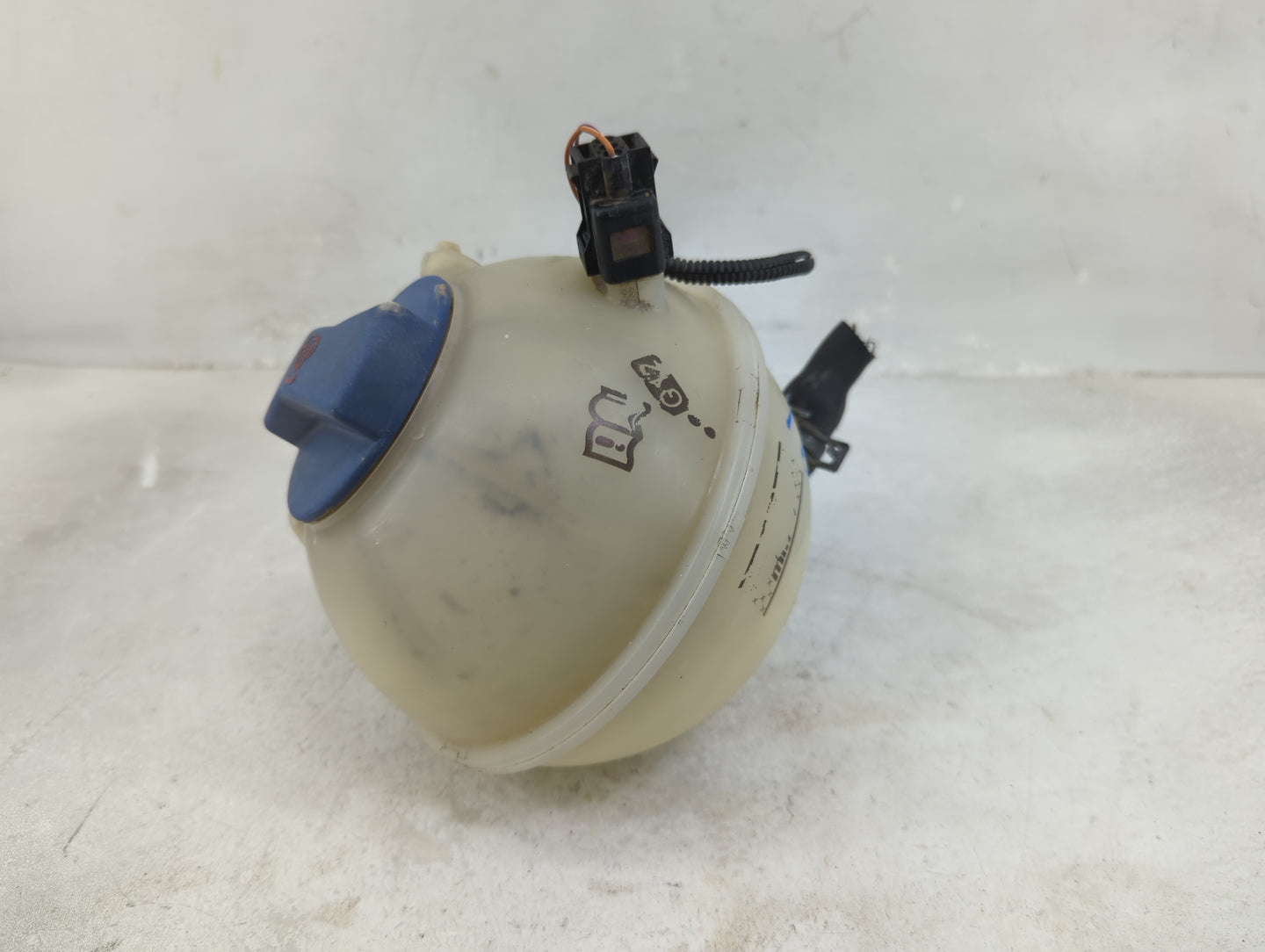 2000 Volkswagen Jetta Radiator Coolant Overflow Expansion Tank Bottle 1433352 - Oemusedautoparts1.com
