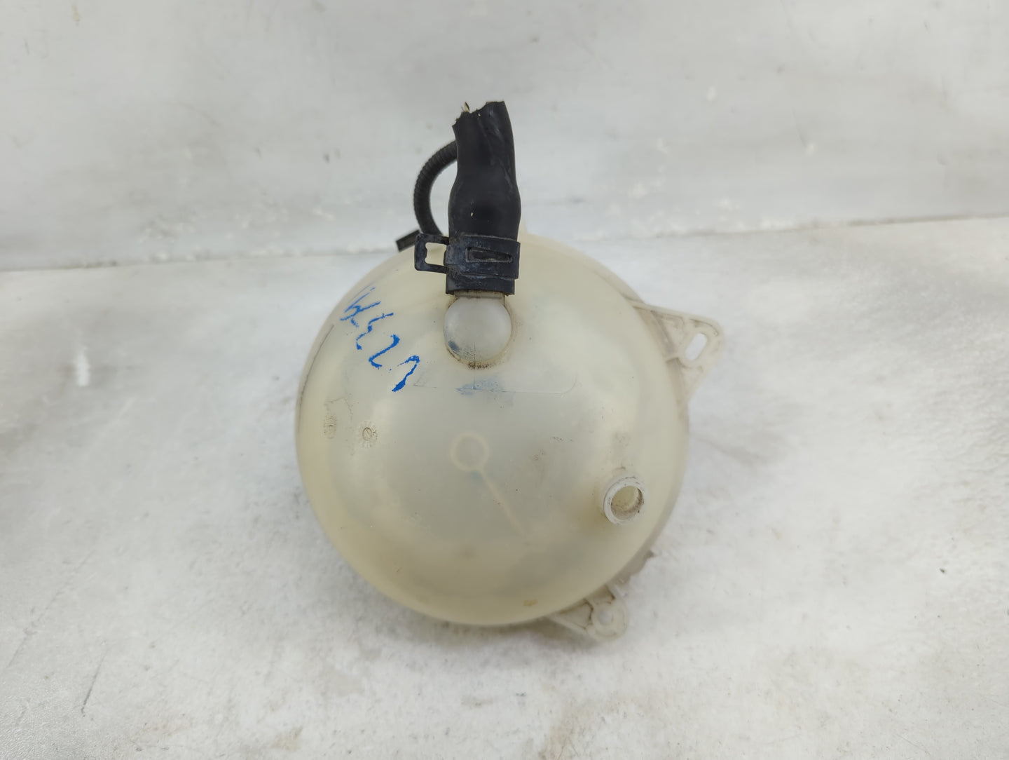 2000 Volkswagen Jetta Radiator Coolant Overflow Expansion Tank Bottle 1433352 - Oemusedautoparts1.com