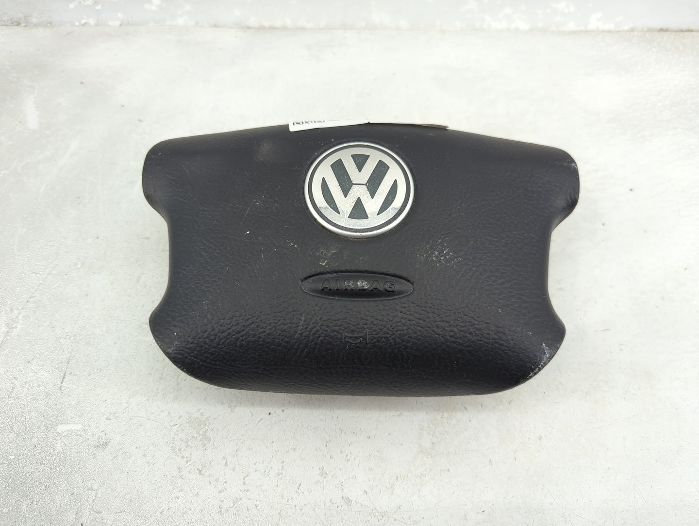 2003 Volkswagen Jetta Air Bag Driver Left Steering Wheel Mounted P/N:08638/965-0 Fits OEM Used Auto Parts - Oemusedautoparts