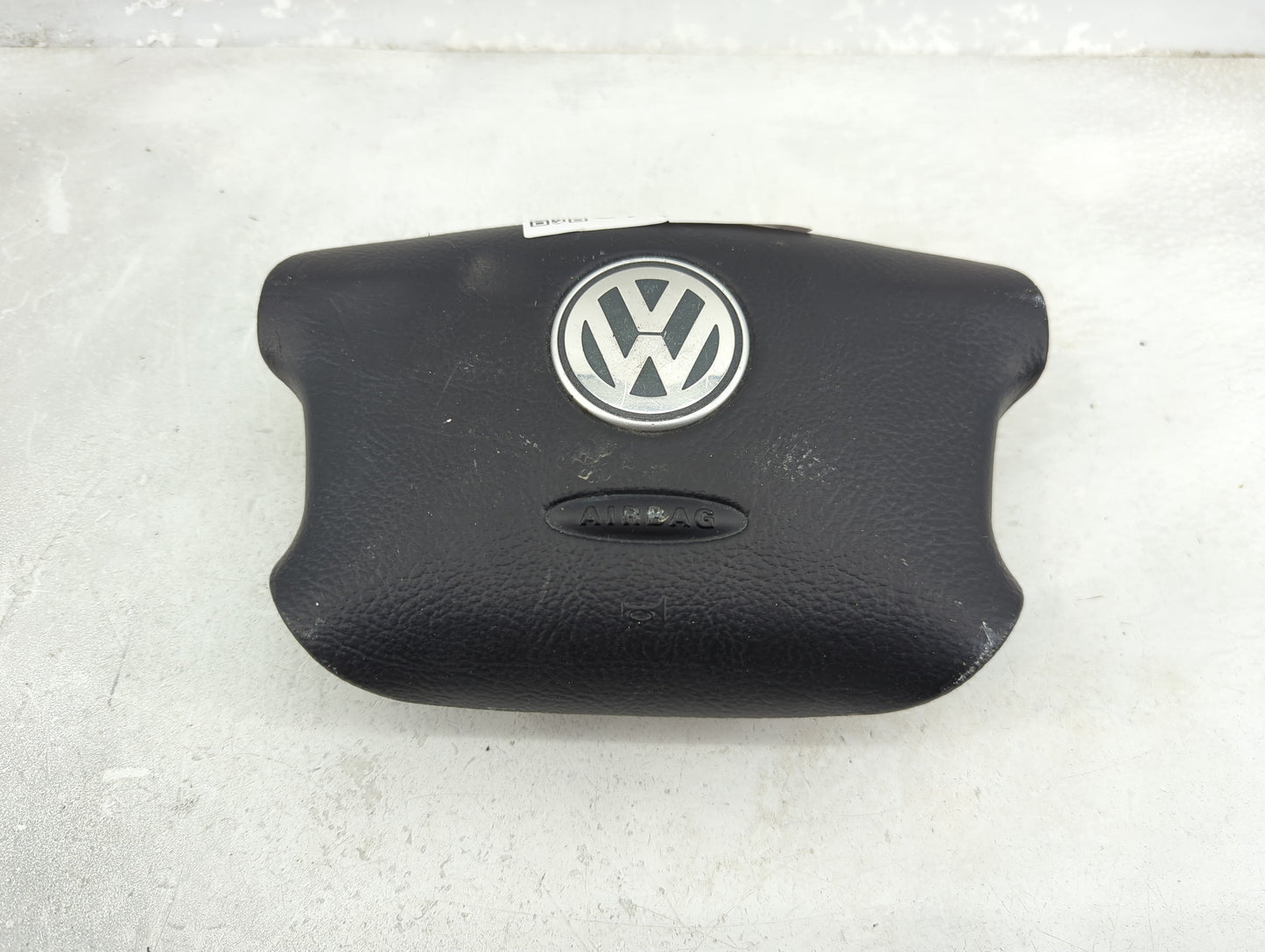 2003 Volkswagen Jetta Air Bag Driver Left Steering Wheel Mounted P/N:08638/965-0 Fits OEM Used Auto Parts - Oemusedautoparts