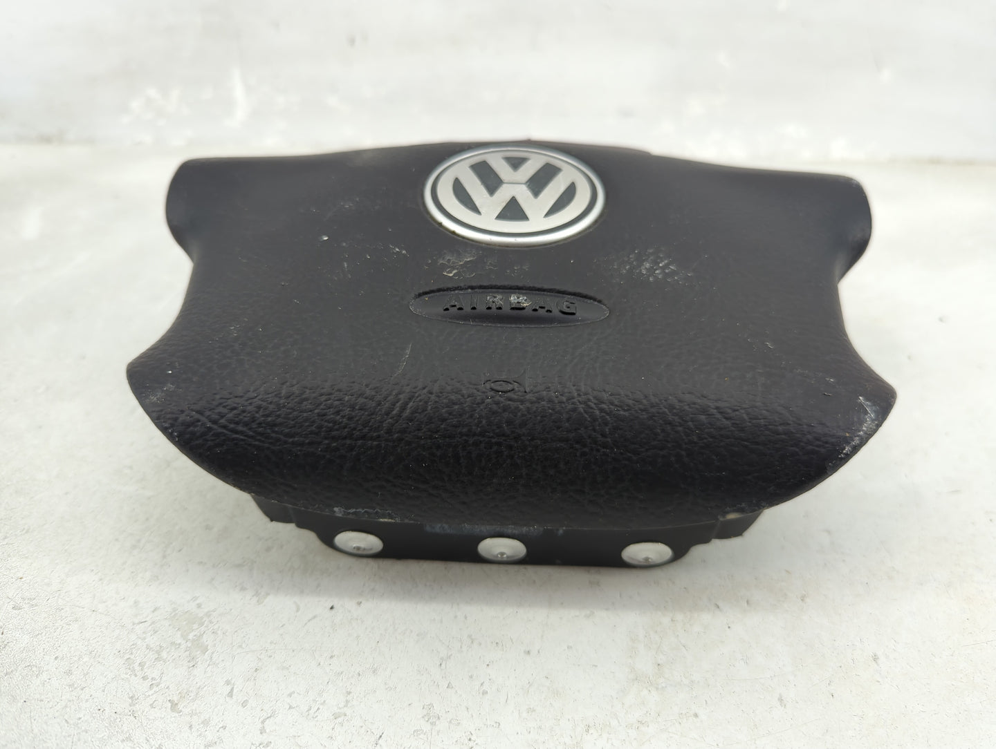 2003 Volkswagen Jetta Air Bag Driver Left Steering Wheel Mounted P/N:08638/965-0 Fits OEM Used Auto Parts - Oemusedautoparts