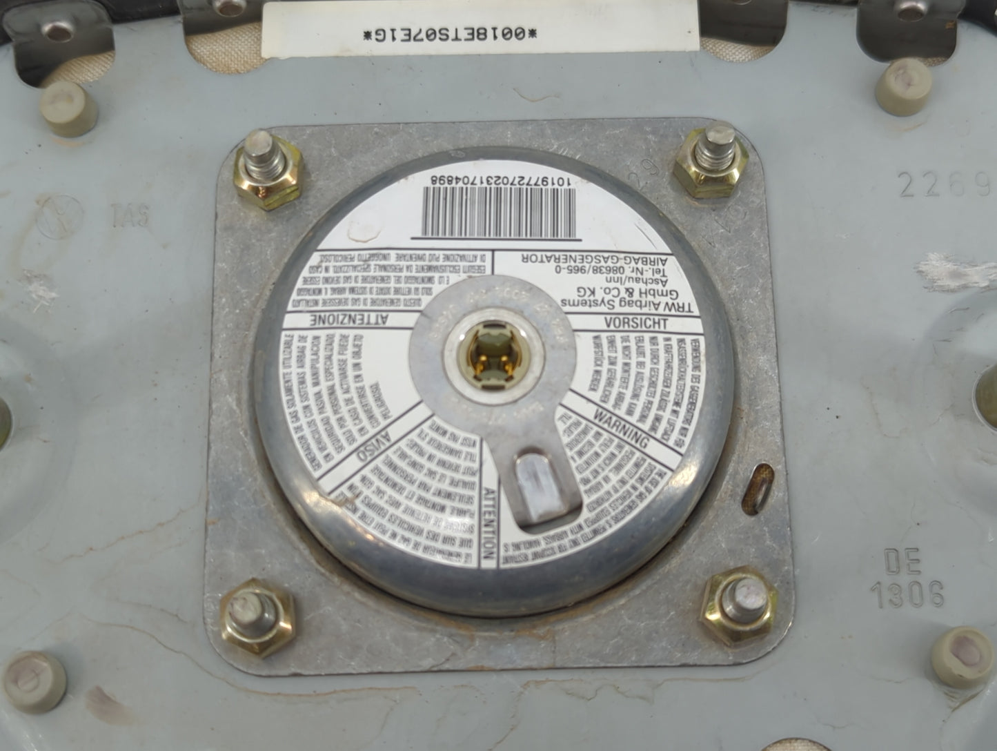 2003 Volkswagen Jetta Air Bag Driver Left Steering Wheel Mounted P/N:08638/965-0 Fits OEM Used Auto Parts - Oemusedautoparts