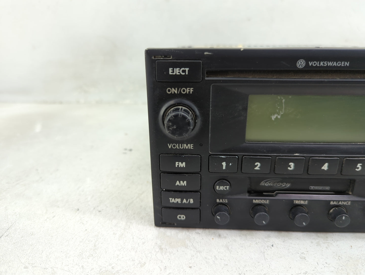 2003 Volkswagen Jetta Radio AM FM Cd Player Receiver Replacement P/N:1JM035157K PU-2354A Fits OEM Used Auto Parts - Oemuseda