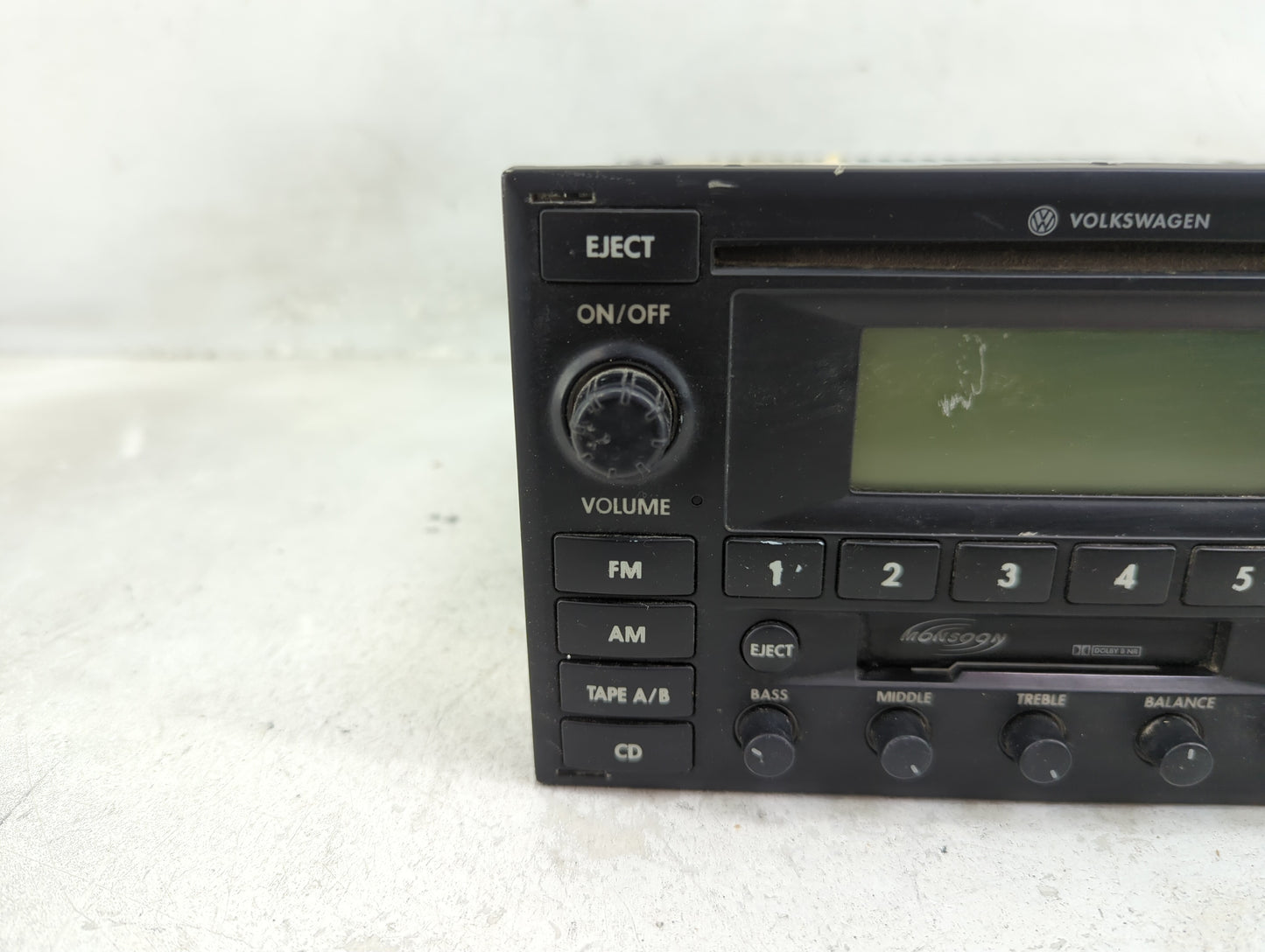 2003 Volkswagen Jetta Radio AM FM Cd Player Receiver Replacement P/N:1JM035157K PU-2354A Fits OEM Used Auto Parts - Oemuseda