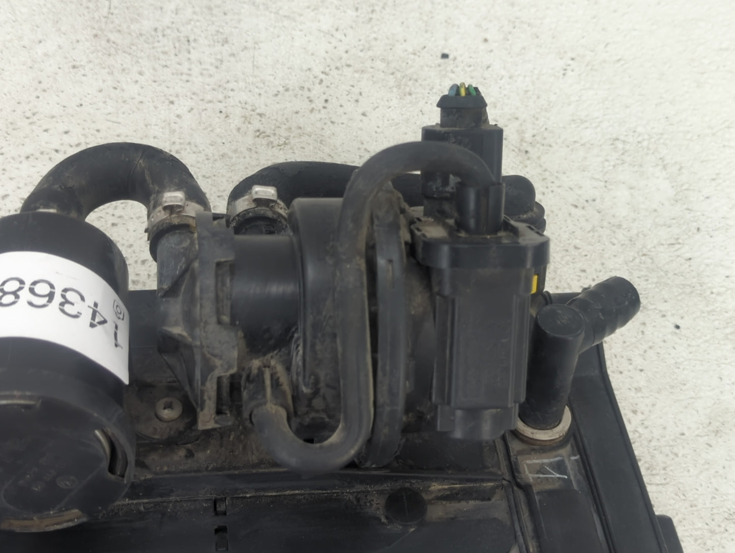 2003 Volkswagen Jetta Fuel Vapor Charcoal Canister - Oemusedautoparts1.com