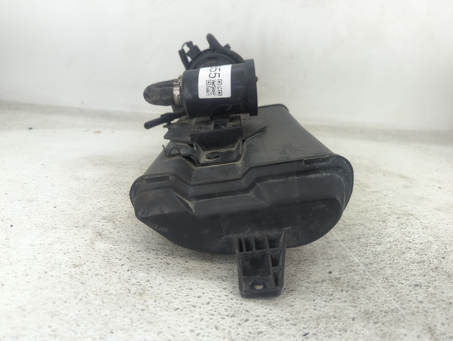 2003 Volkswagen Jetta Fuel Vapor Charcoal Canister - Oemusedautoparts1.com
