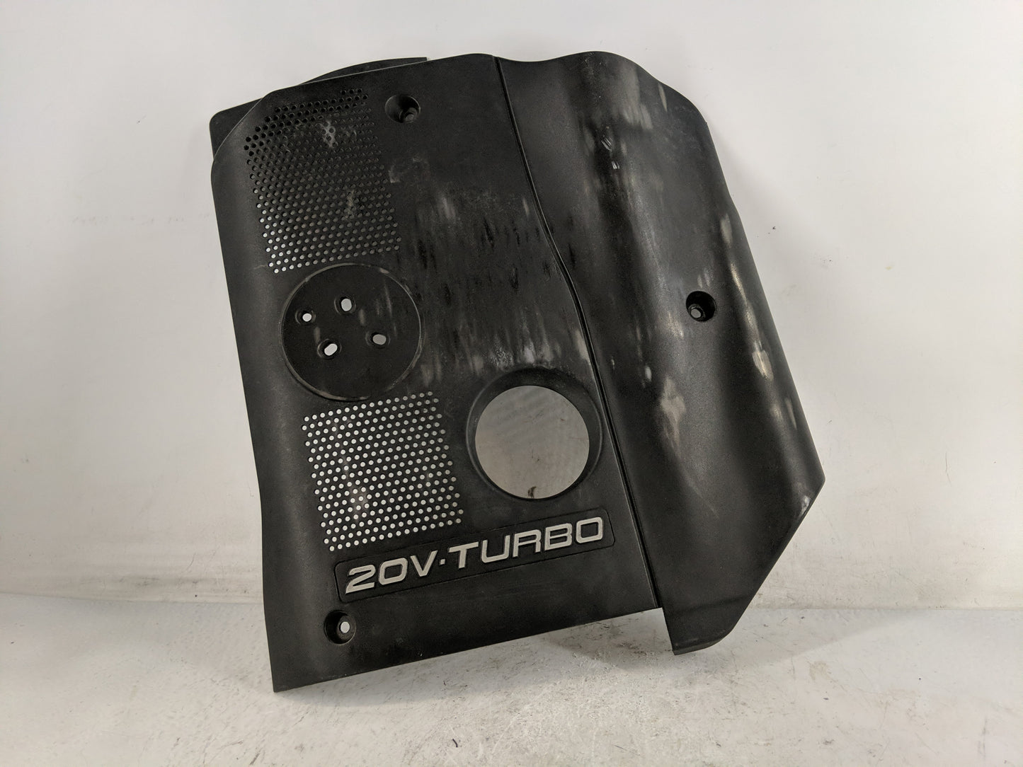 2003 Volkswagen Passat Engine Cover - Oemusedautoparts1.com