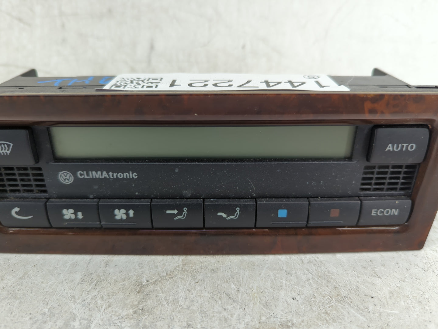 2003-2004 Volkswagen Passat Climate Control Module Temperature AC/Heater Replacement Fits Fits 2003 2004 OEM Used Auto Parts