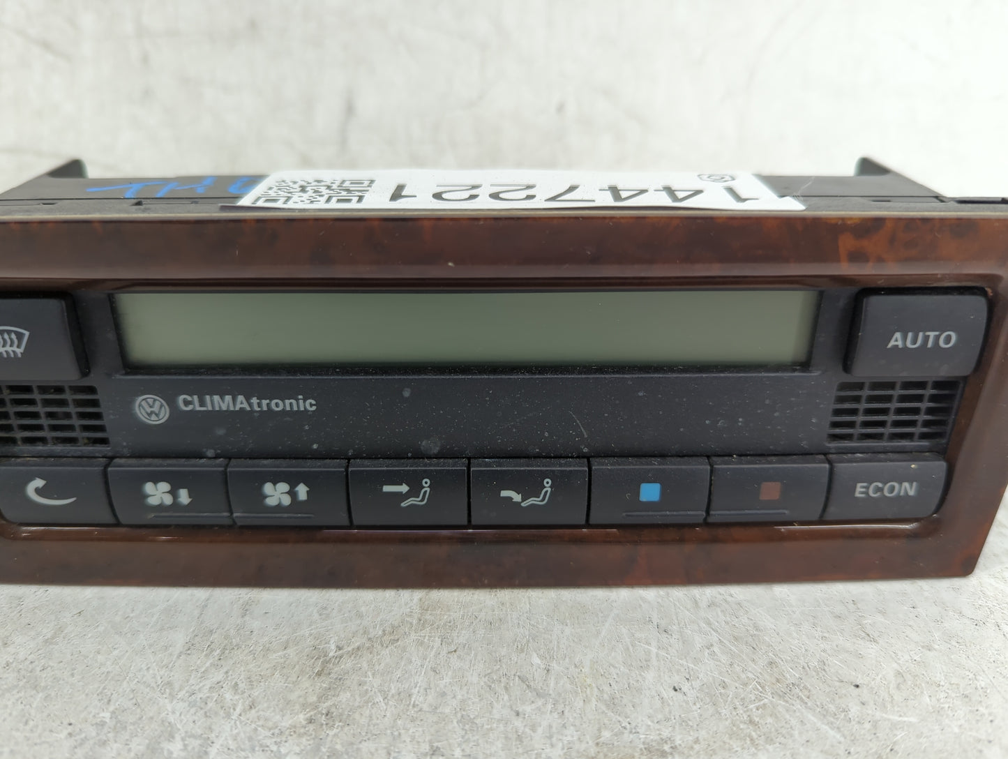 2003-2004 Volkswagen Passat Climate Control Module Temperature AC/Heater Replacement Fits Fits 2003 2004 OEM Used Auto Parts