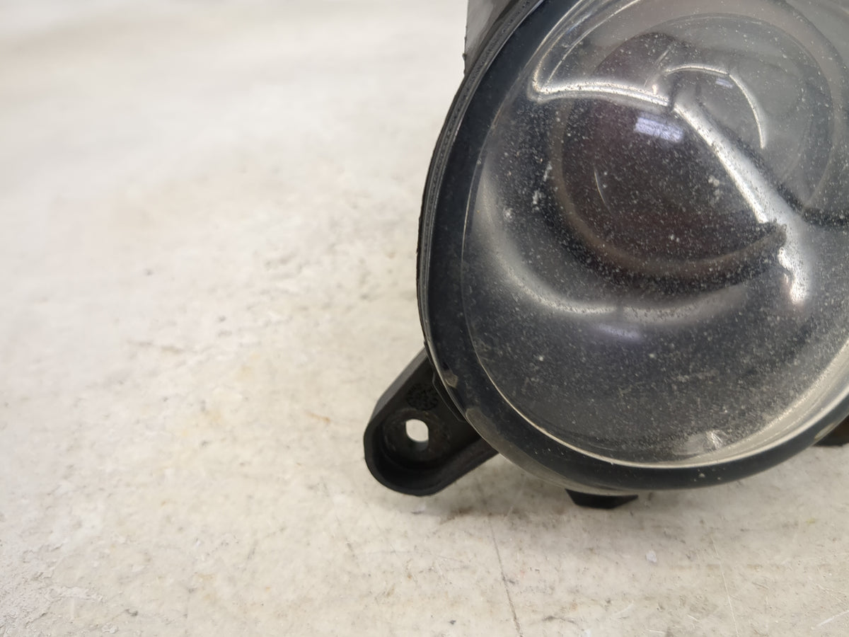 2001-2005 Volkswagen Passat Driver Left Oem Fog Light Lamp Black - Oemusedautoparts1.com