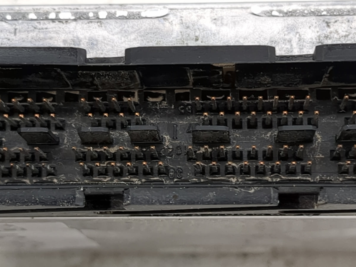 2003-2004 Volvo S60 PCM Engine Control Computer ECU ECM PCU OEM P/N:08627148 0000110421, 03338 Fits Fits 2003 2004 OEM Used 