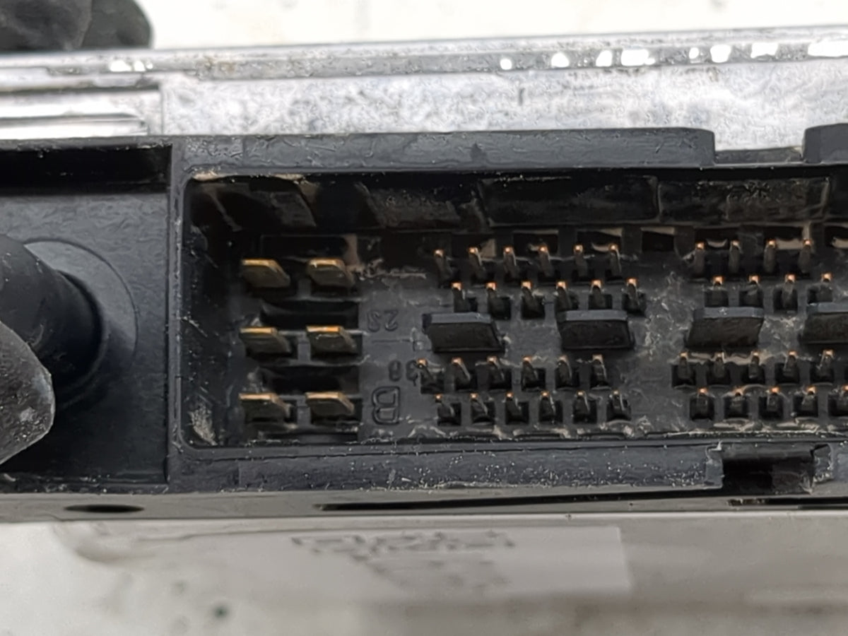 2003-2004 Volvo S60 PCM Engine Control Computer ECU ECM PCU OEM P/N:08627148 0000110421, 03338 Fits Fits 2003 2004 OEM Used 